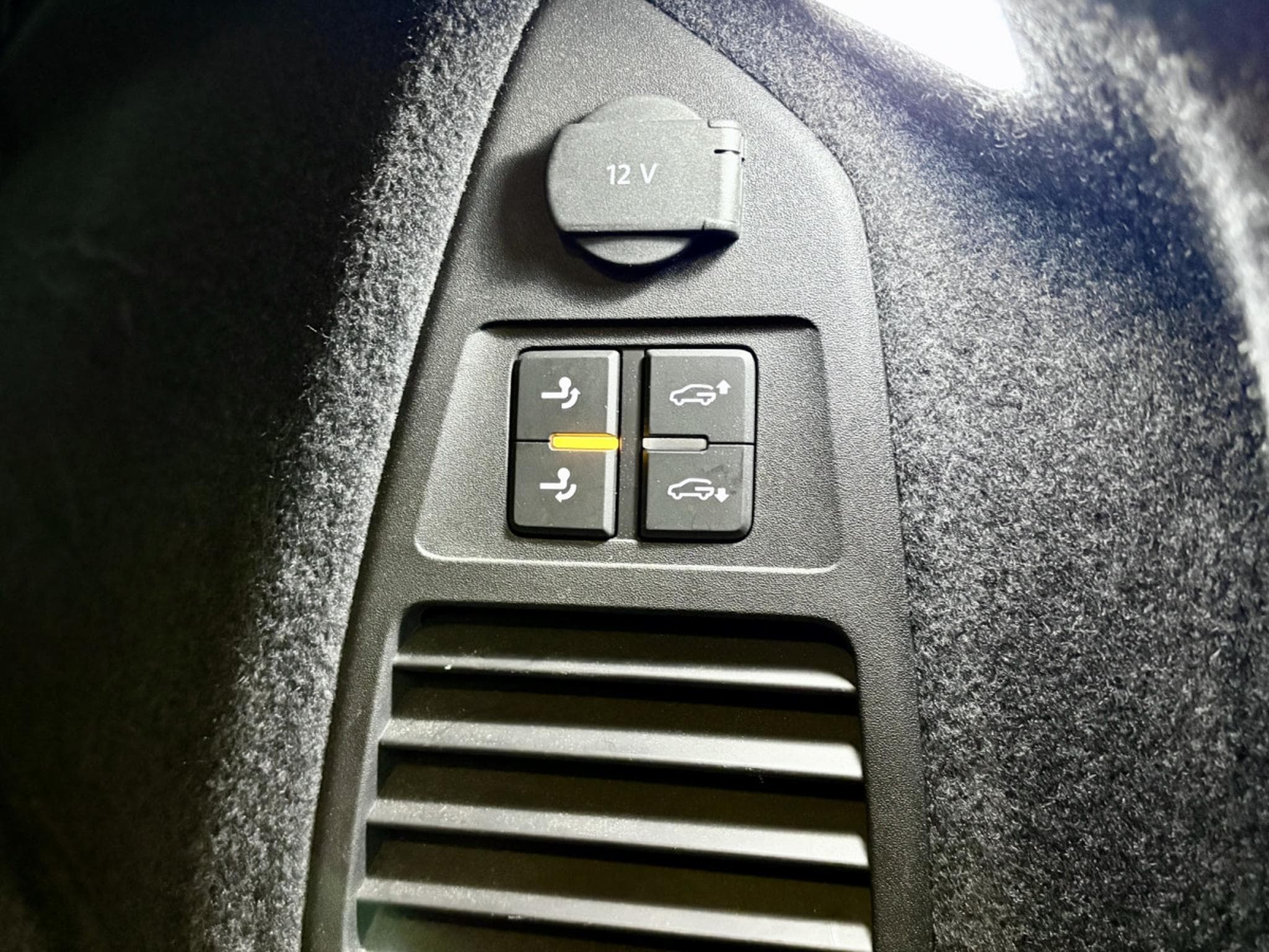 VW Touareg 3.0 R 4Motion eHybrid 462 CV ** Toit ouvrant ** Susp. pneuma (2022) - Photo 25