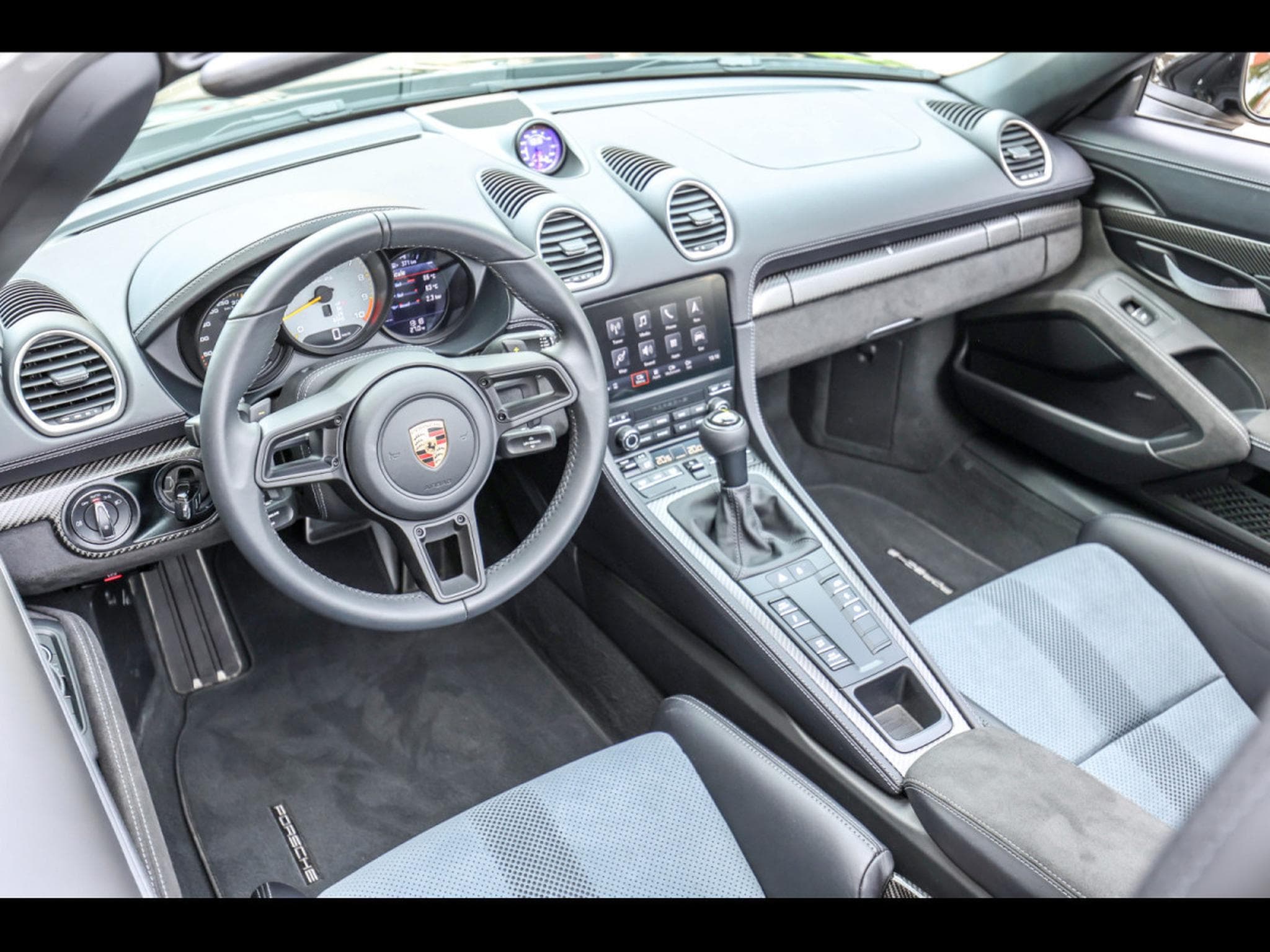 Porsche Boxster 718 Spyder RS PDK (2024) - Photo 11