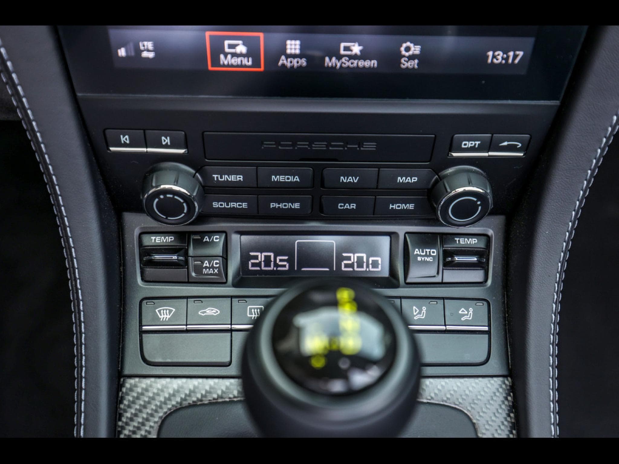 Porsche Boxster 718 Spyder RS PDK (2024) - Photo 24