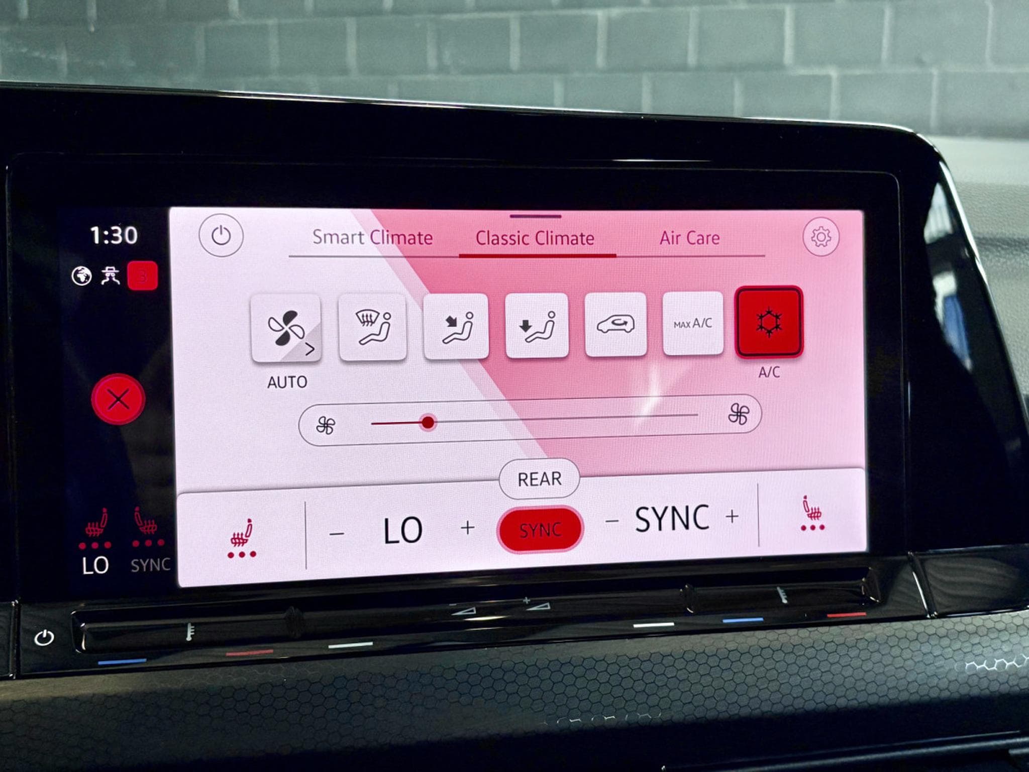 VW Golf GTI Clubsport 2.0 TSI 300CV DSG7 * 19" * ACC * (2022) - Photo 17