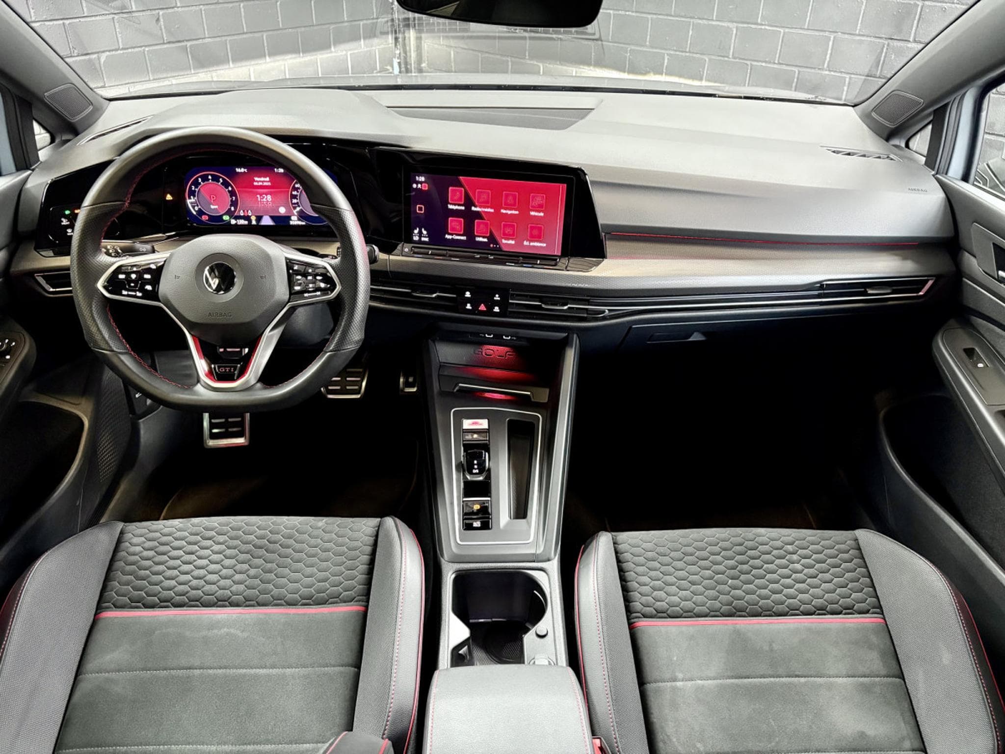 VW Golf GTI Clubsport 2.0 TSI 300CV DSG7 * 19" * ACC * (2022) - Photo 9