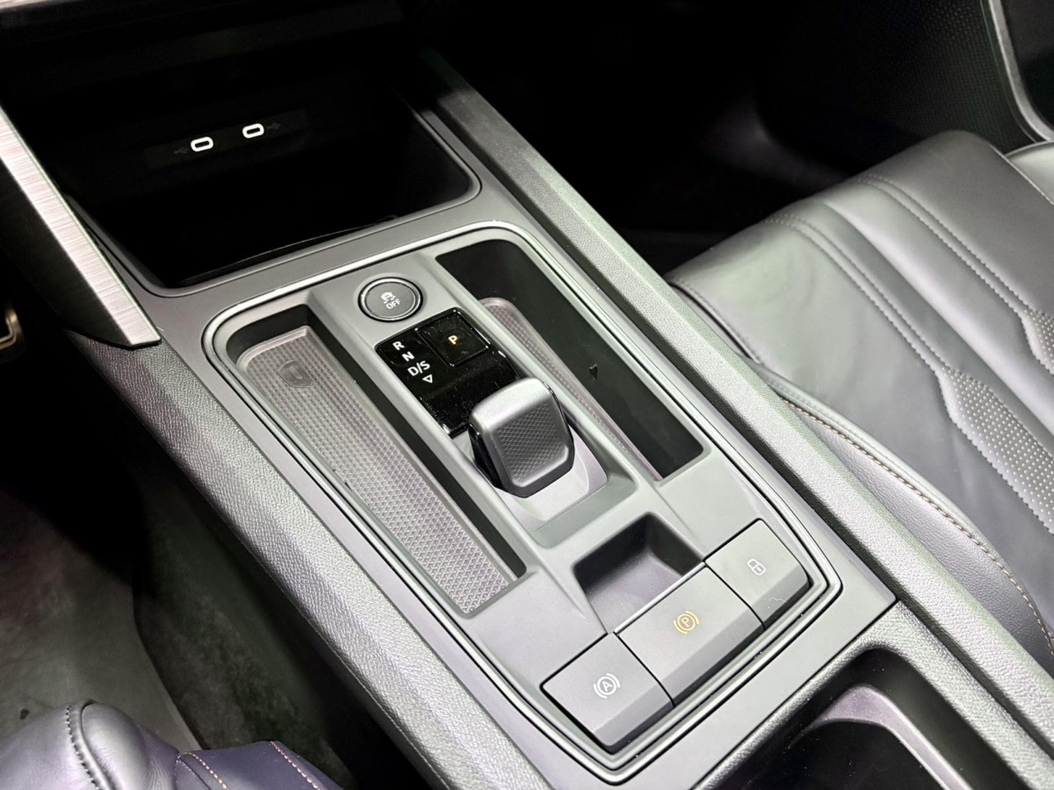 Cupra Leon VZ CUP 2.0 TSI 300CV ** Sièges Carbone **PANO** VSS ** Beats (2023) - Photo 16