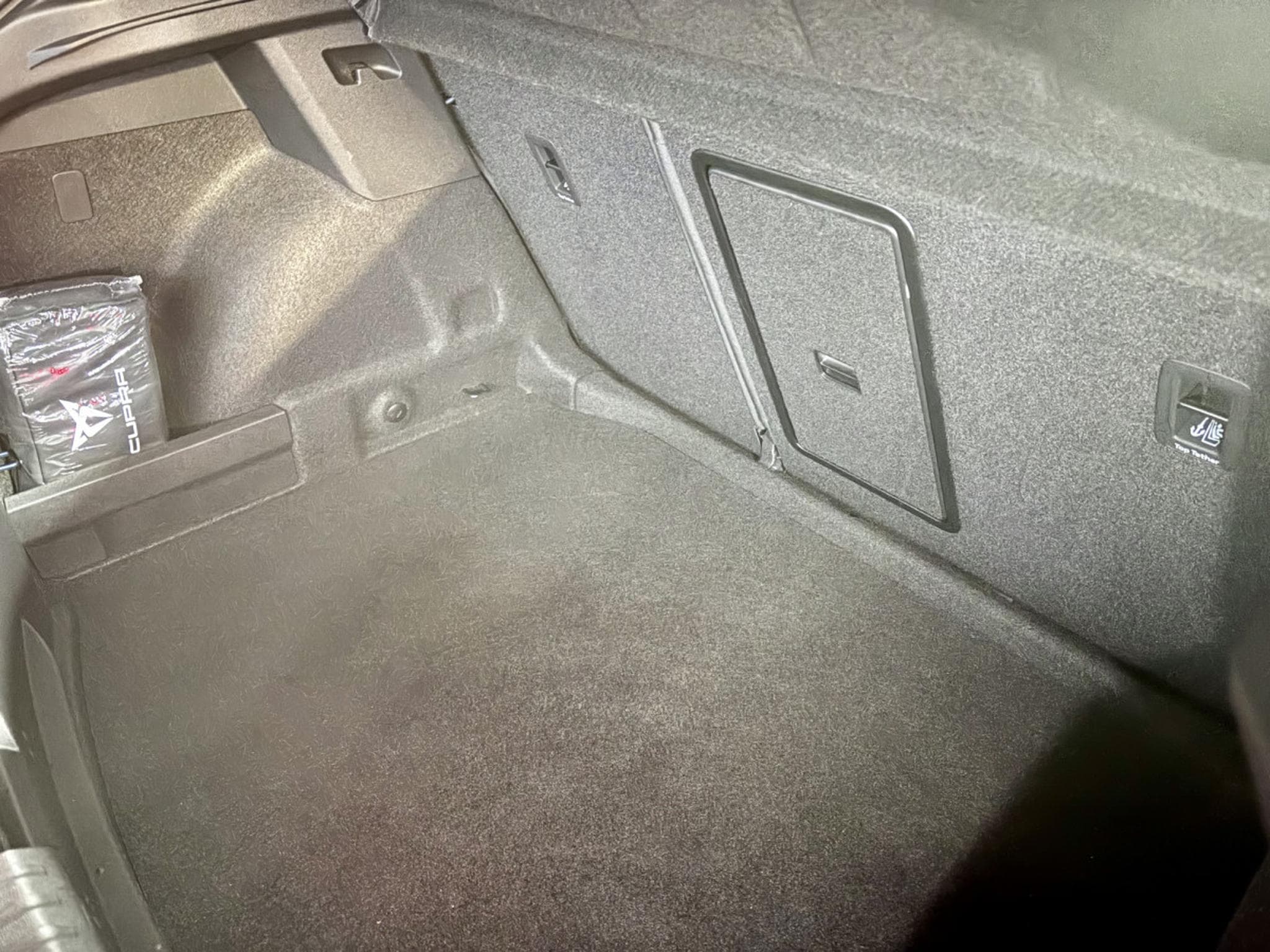 Cupra Leon VZ CUP 2.0 TSI 300CV ** Sièges Carbone **PANO** VSS ** Beats (2023) - Photo 25