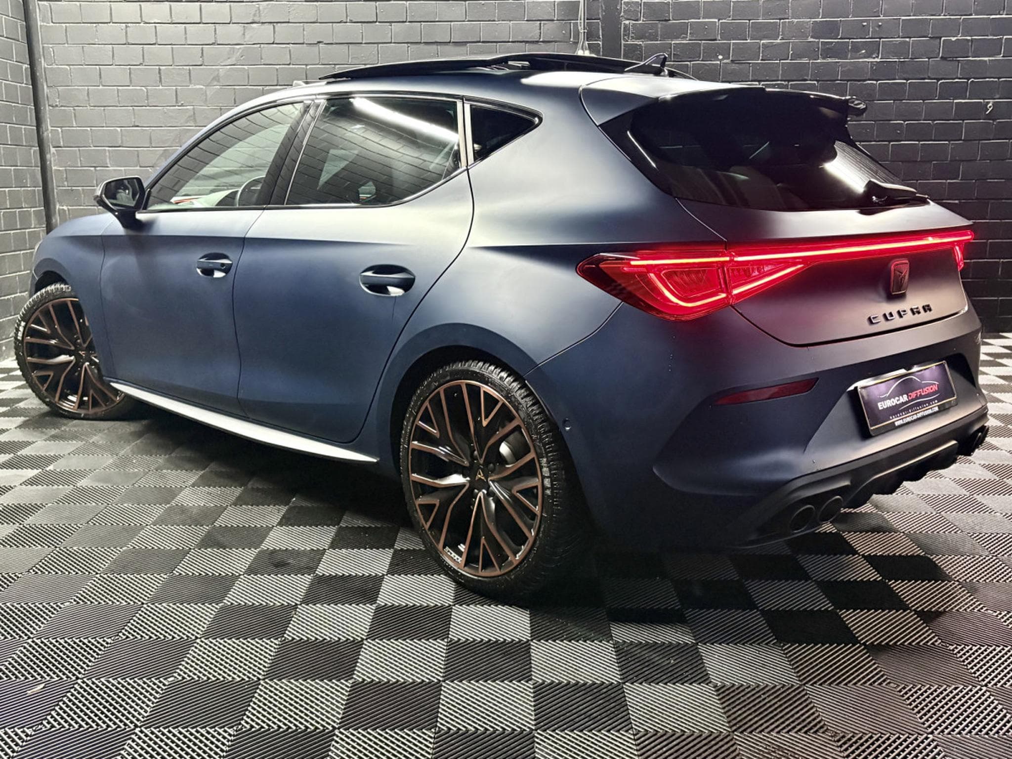 Cupra Leon VZ CUP 2.0 TSI 300CV ** Sièges Carbone **PANO** VSS ** Beats (2023) - Photo 4