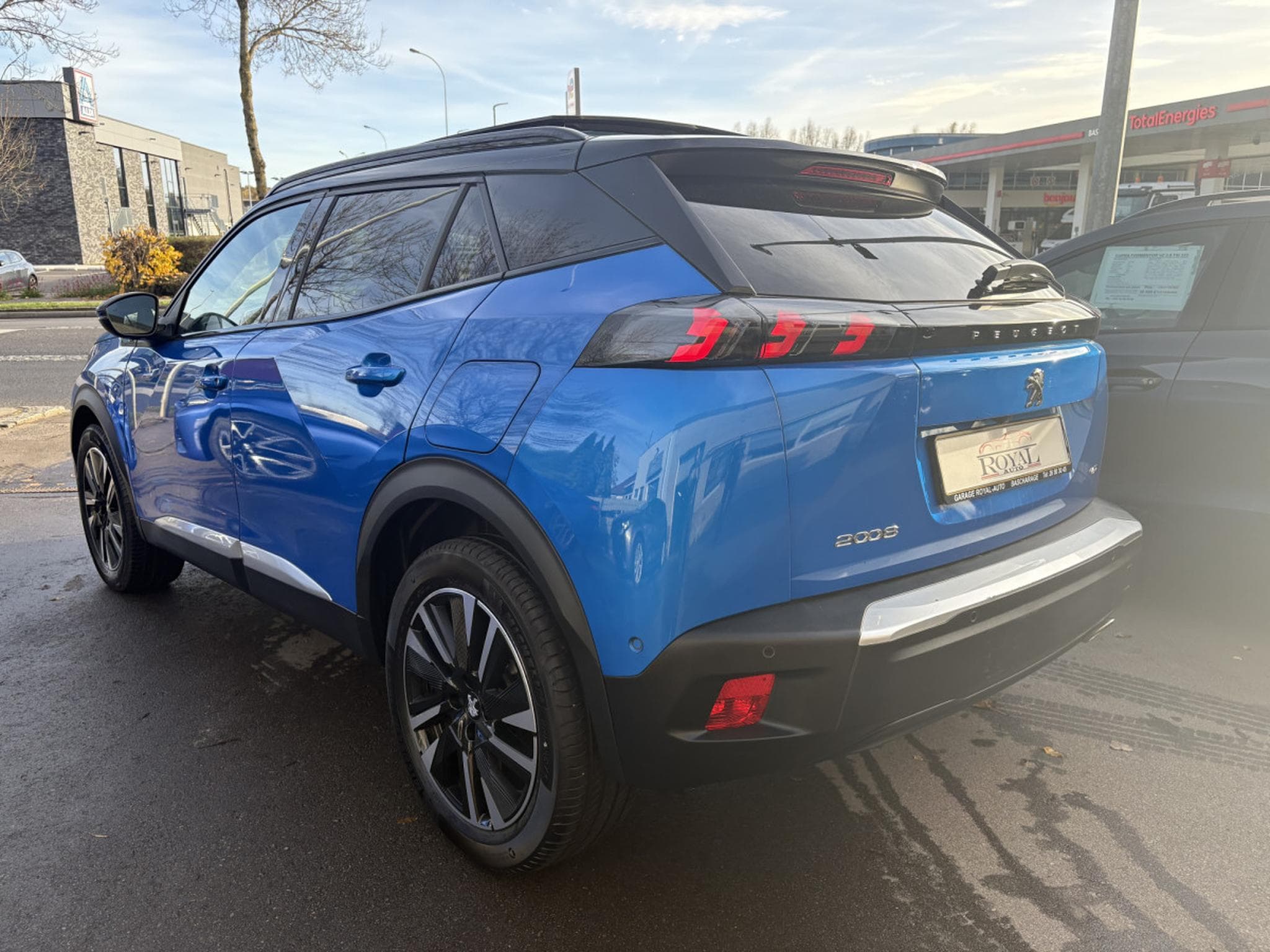 Peugeot 2008 1.5 HDI 130 GT EAT8 * GARANTIE 36 MOIS * (2023) - Photo 2