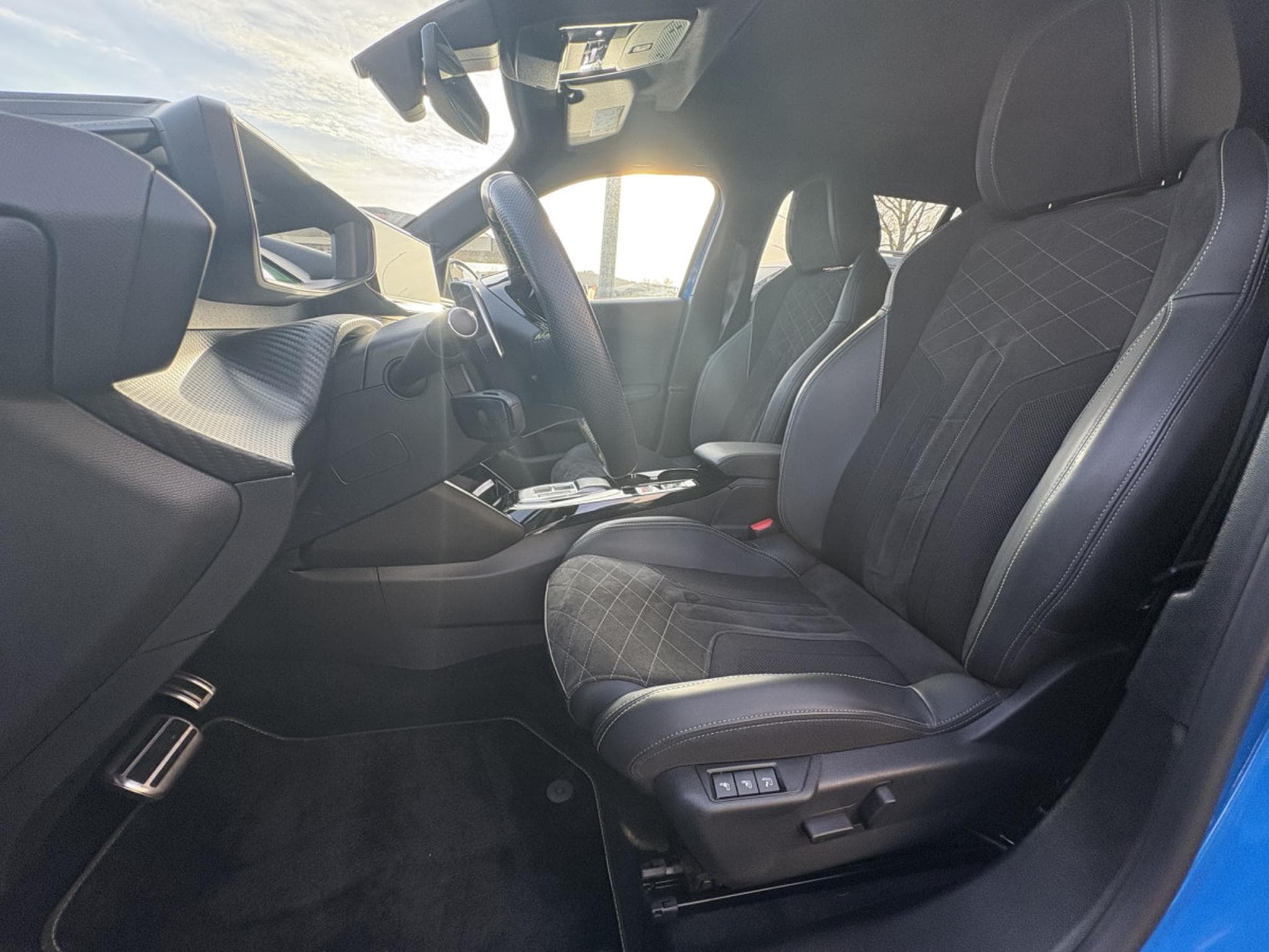 Peugeot 2008 1.5 HDI 130 GT EAT8 * GARANTIE 36 MOIS * (2023) - Photo 4