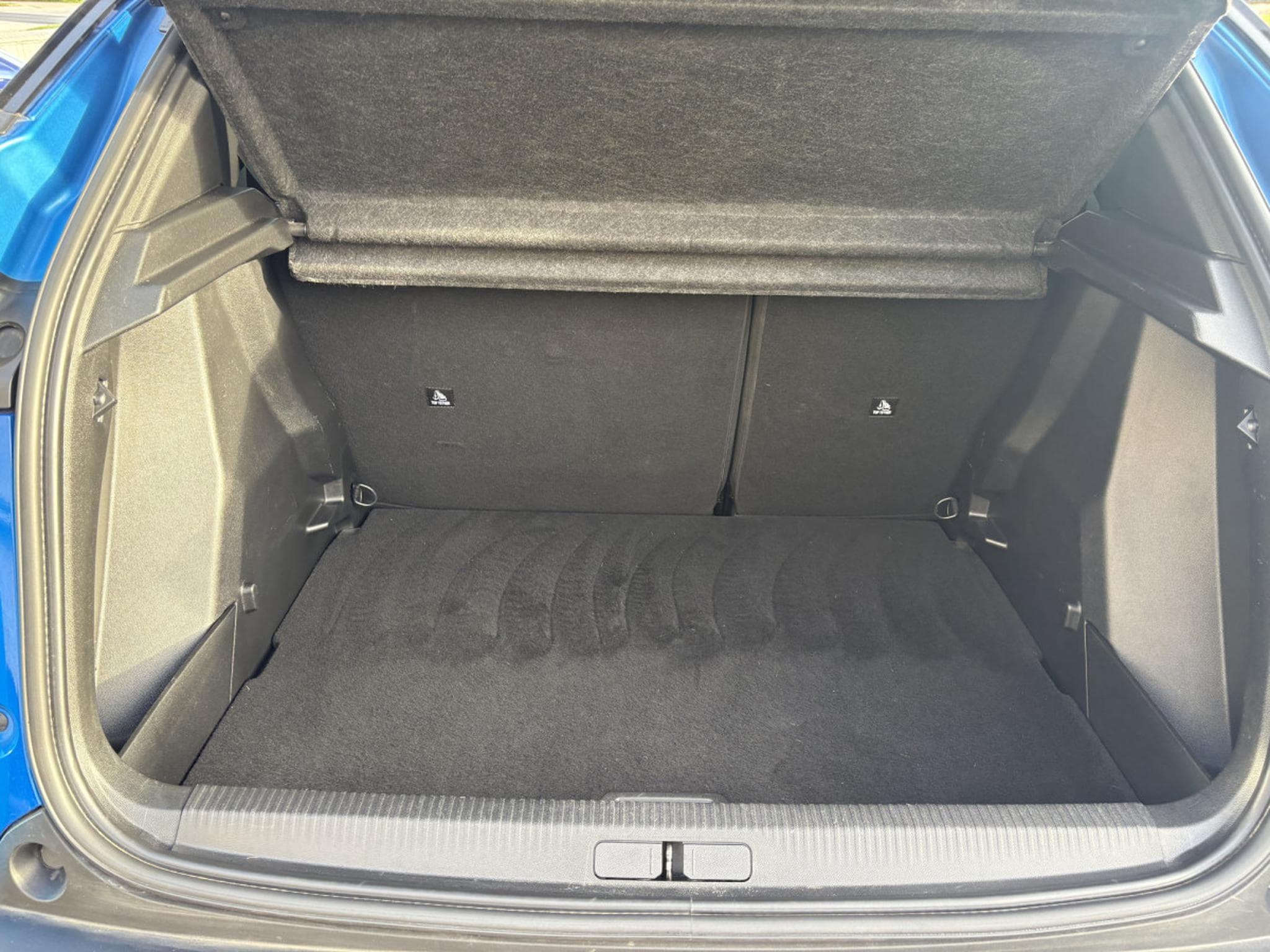 Peugeot 2008 1.5 HDI 130 GT EAT8 * GARANTIE 36 MOIS * (2023) - Photo 9