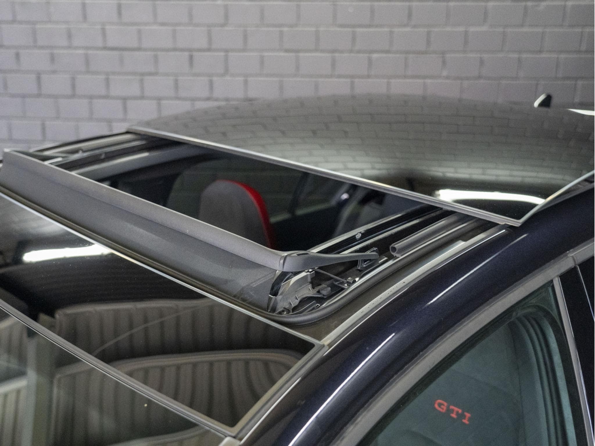 VW Golf GTI Clubsport 2.0 TSI 300 CV DSG7 *Matrix* *Toit Ouvrant* *H (2023) - Photo 24