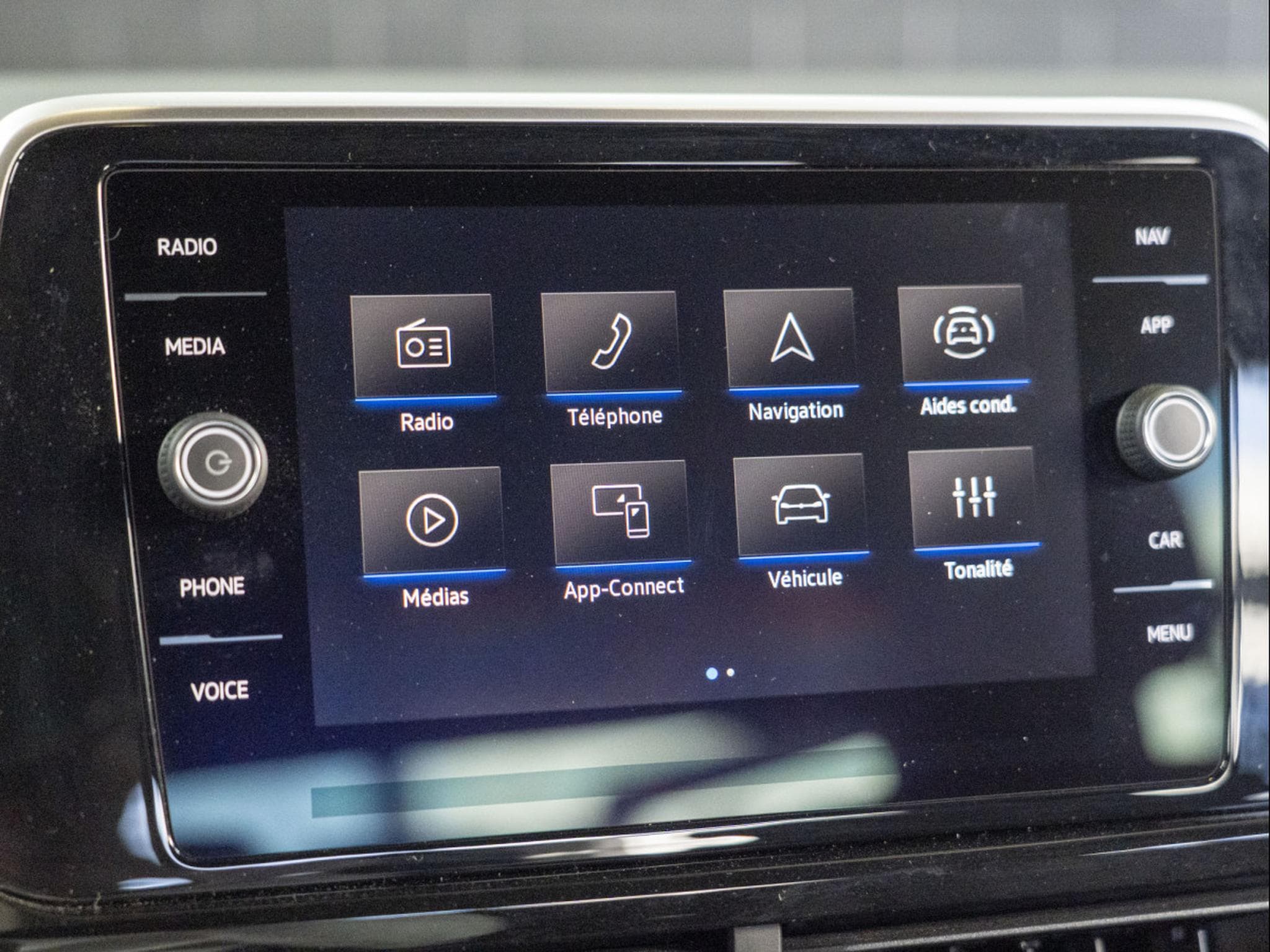 VW T-Roc R-Line 1.5 TSI 150 CV DSG7 *Caméra* *Hayon* *ACC* (2024) - Photo 18