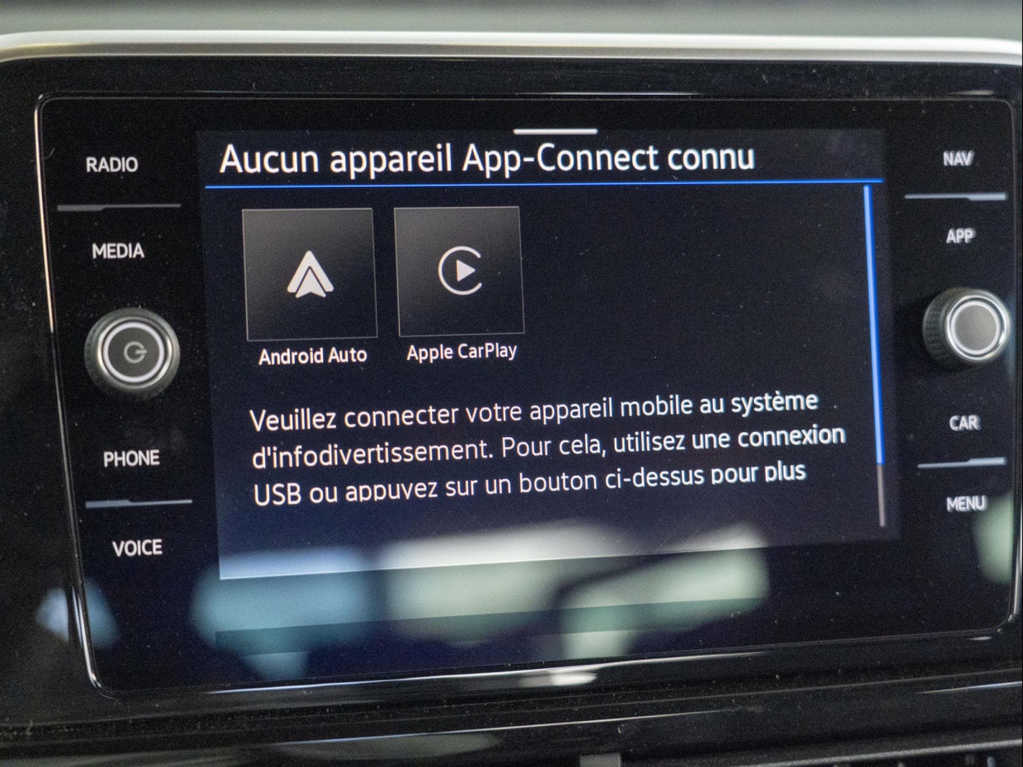 VW T-Roc R-Line 1.5 TSI 150 CV DSG7 *Caméra* *Hayon* *ACC* (2024) - Photo 19