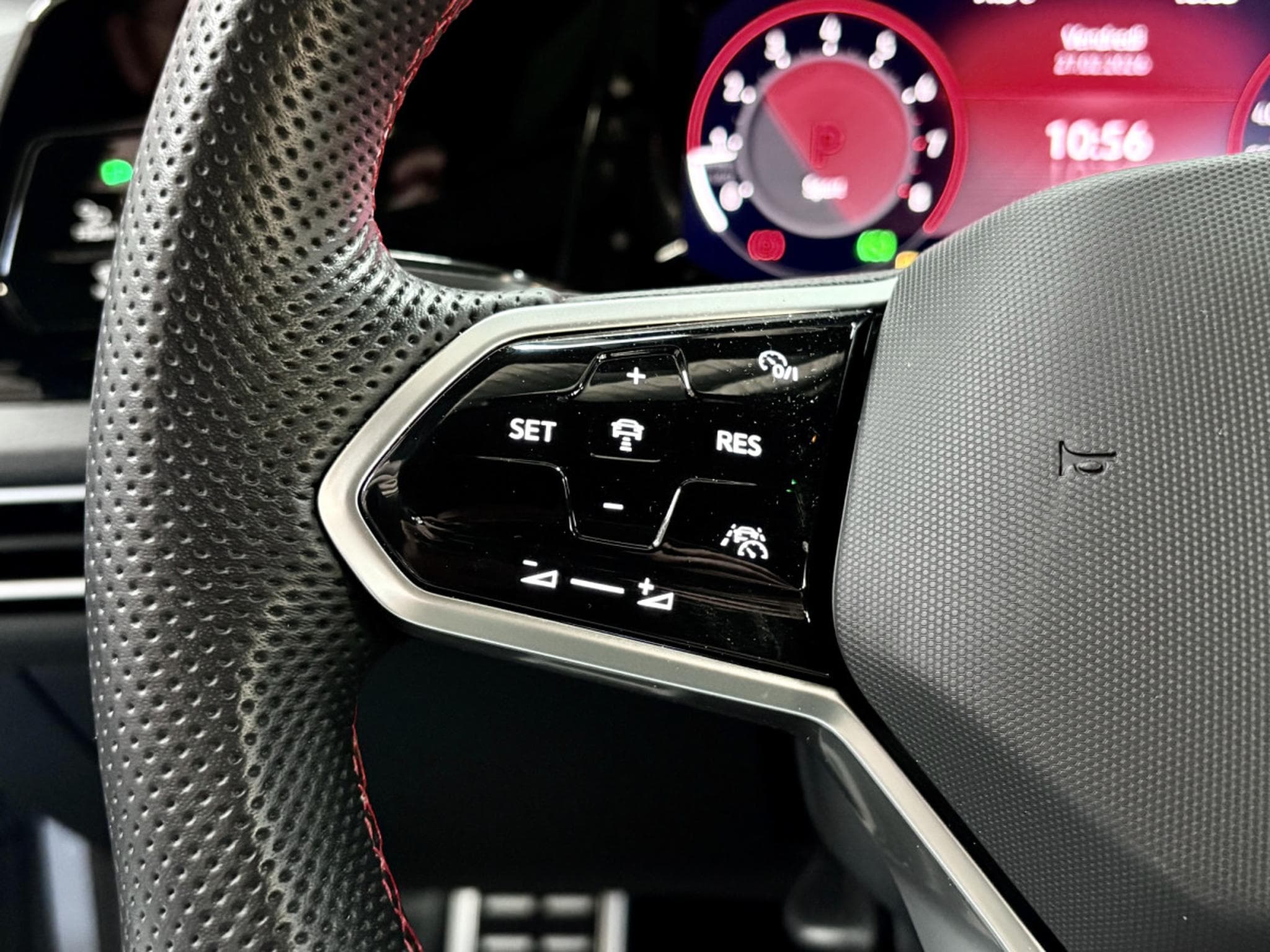 VW Golf GTI GTI Clubsport 2.0 TSI 300 CV DSG7 *Matrix* *Harman Kardo (2023) - Photo 11