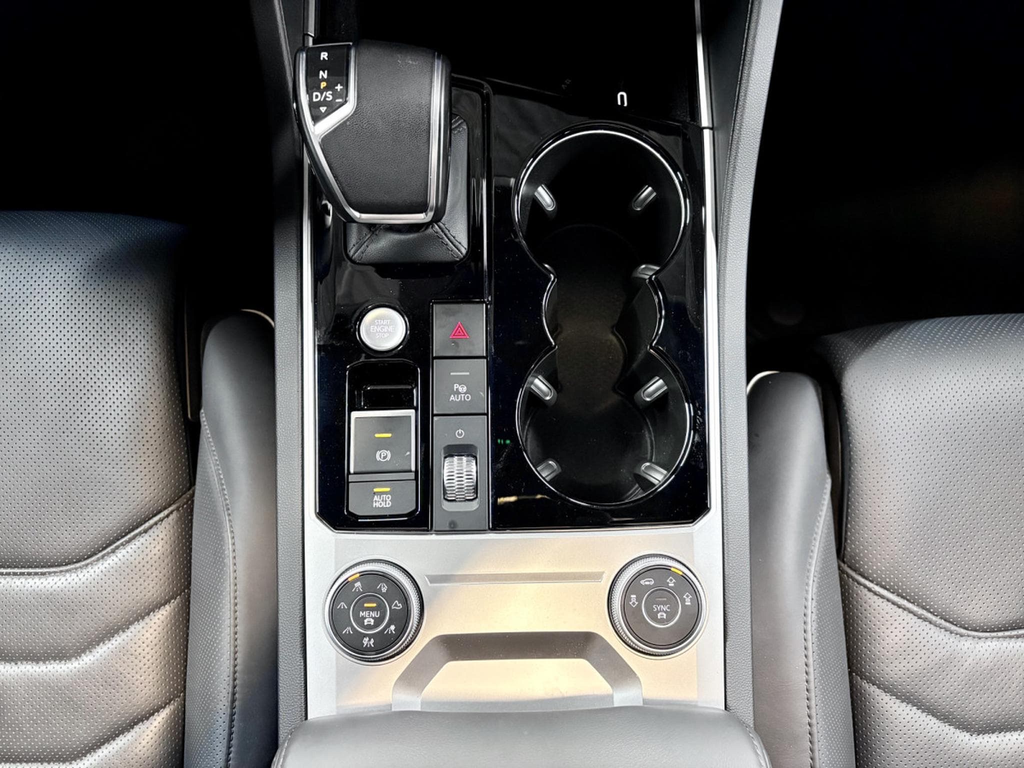 VW Touareg 3.0 TSi V6 PHEV 4MOTION Elegance 381 CV (2022) - Photo 11