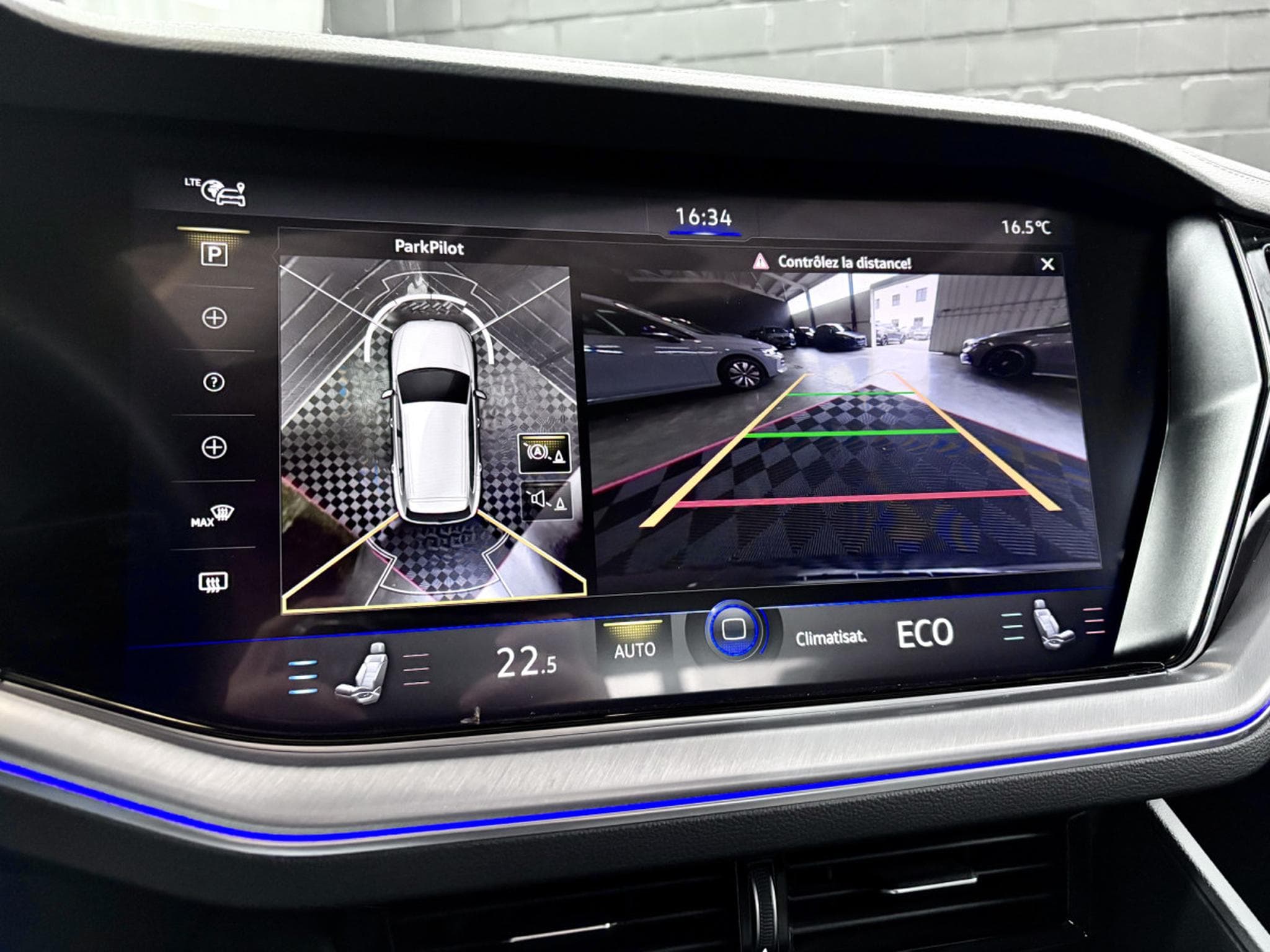 VW Touareg 3.0 TSi V6 PHEV 4MOTION Elegance 381 CV (2022) - Photo 17