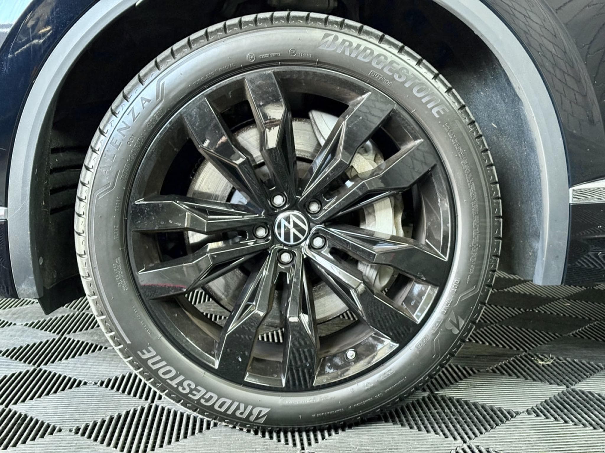 VW Touareg 3.0 TSi V6 PHEV 4MOTION Elegance 381 CV (2022) - Photo 9