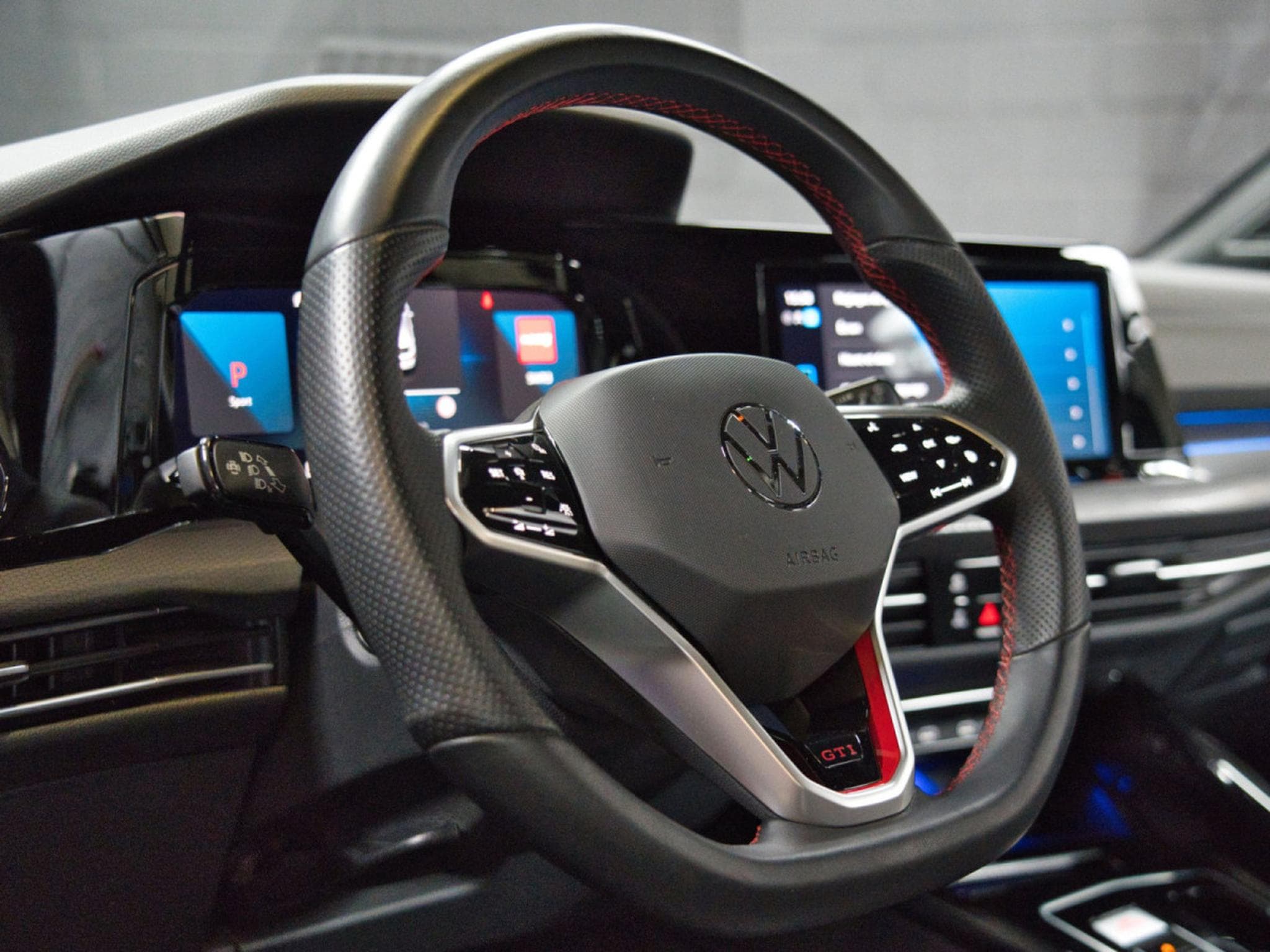 VW Golf GTI Clubsport 2.0 TSI 300CV DSG7 *TOIT PANO* *DCC* (2023) - Photo 10