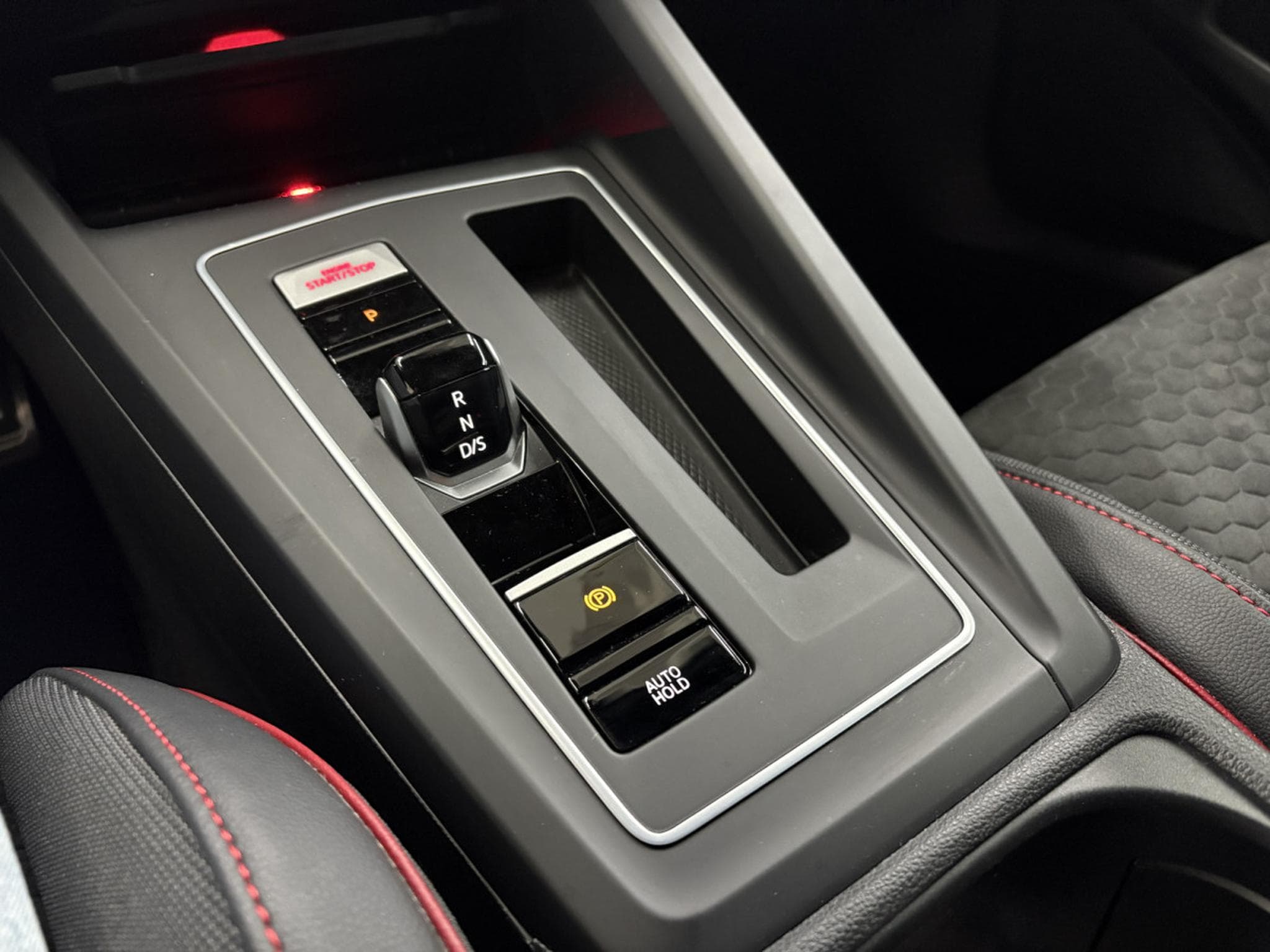 VW Golf GTI Clubsport 2.0 TSI 300 CV DSG7 * MATRIX * ACC * Caméra * (2022) - Photo 10