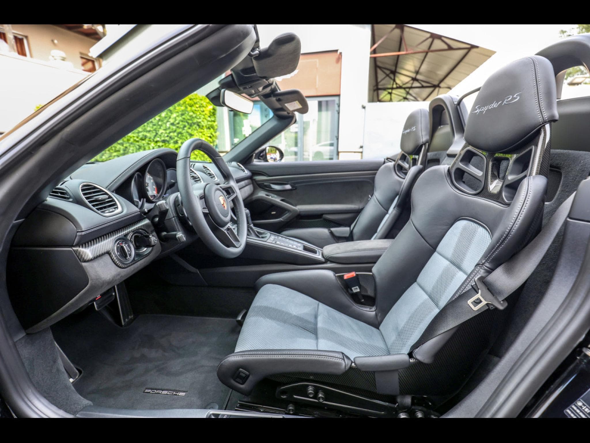 Porsche Boxster 718 RS PDK (2024) - Photo 10