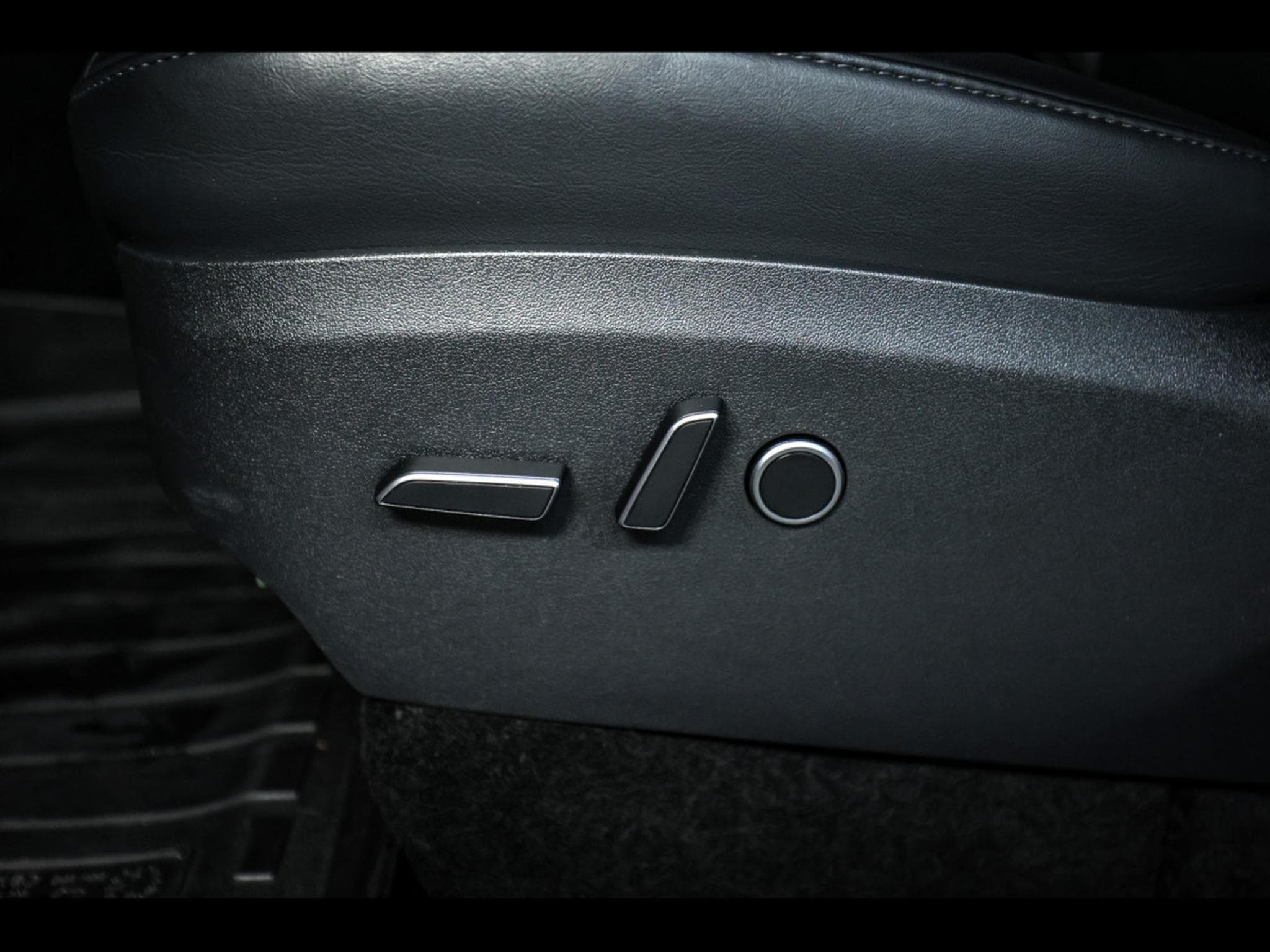 Tesla Model Y Y LONG RANGE DUAL MOTOR AWD (2023) - Photo 16