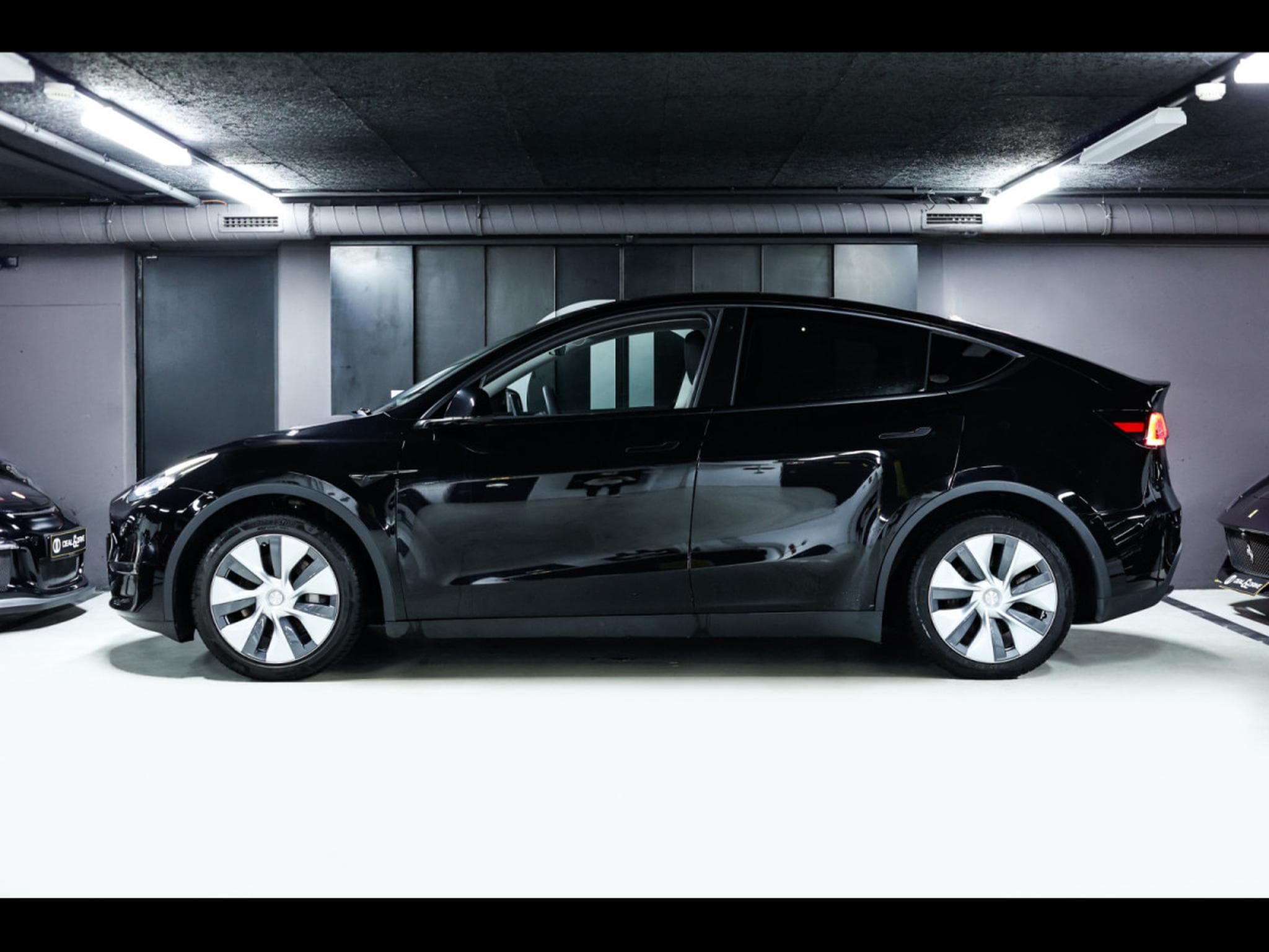 Tesla Model Y Y LONG RANGE DUAL MOTOR AWD (2023) - Photo 2