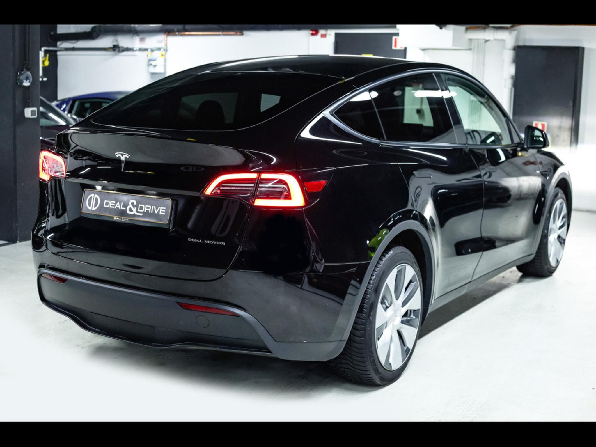 Tesla Model Y Y LONG RANGE DUAL MOTOR AWD (2023) - Photo 7