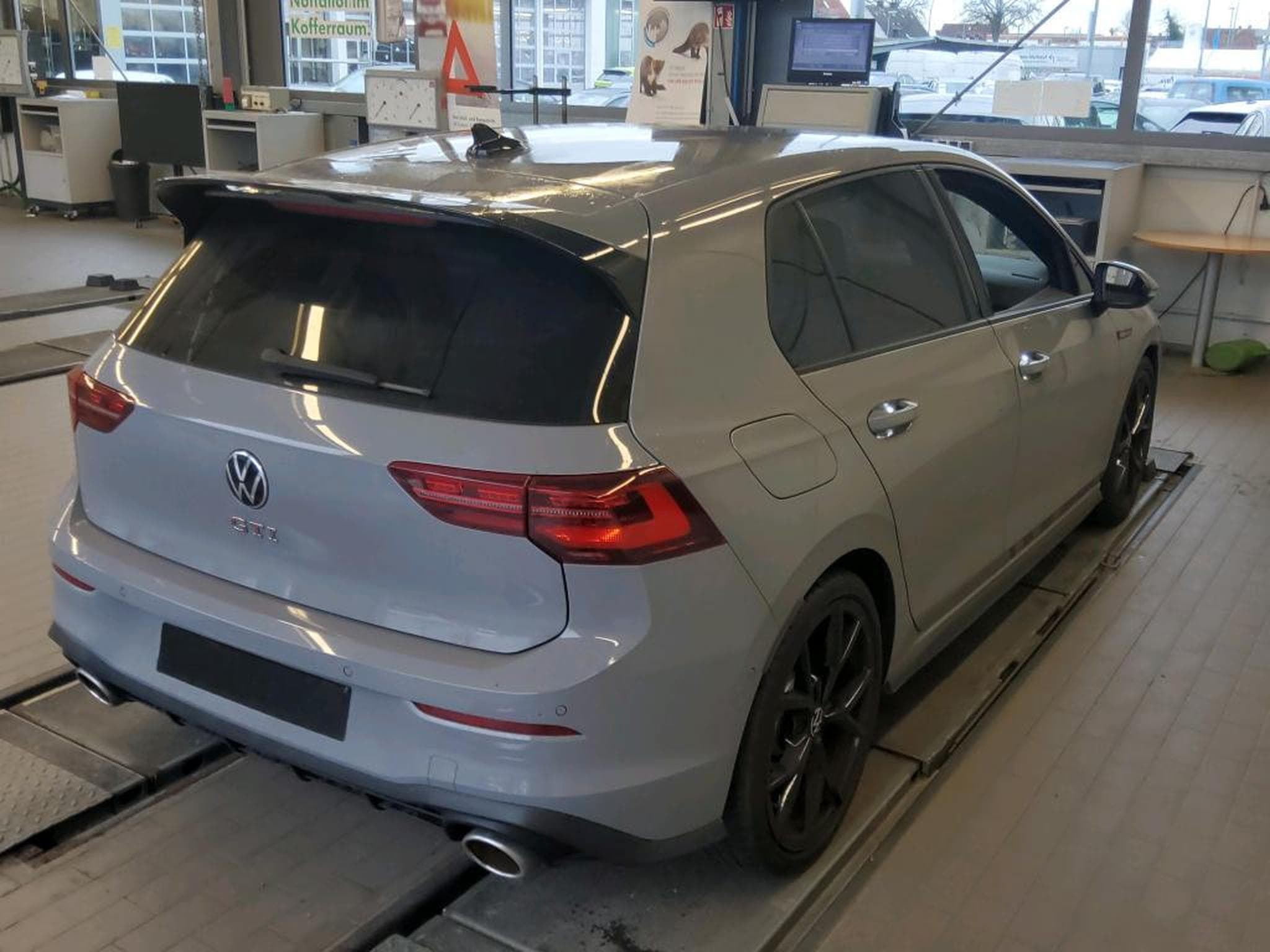 VW Golf GTI Clubsport 2.0 TSI 300CV DSG7 *DCC* *Harman* MATRIX* (2022) - Photo 5