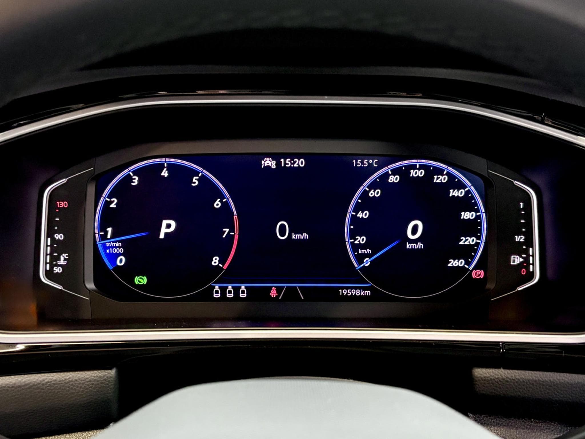 VW T-Roc R-line 150 CV DSG 7 TSI ** Caméra ** ACC ** (2022) - Photo 13