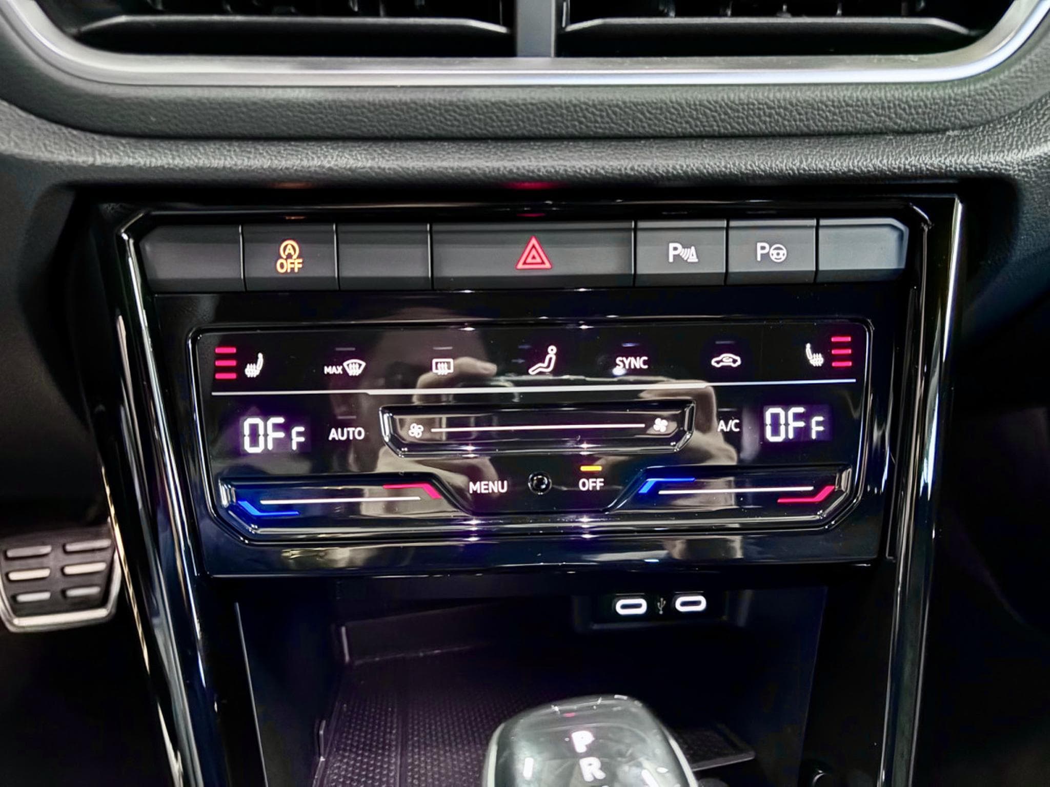 VW T-Roc R-line 150 CV DSG 7 TSI ** Caméra ** ACC ** (2022) - Photo 15