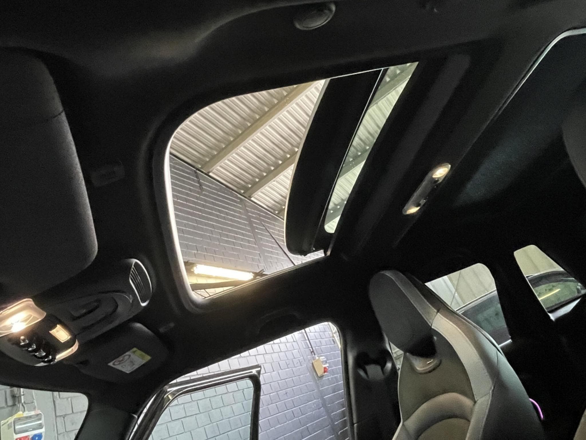 Mini Cooper S JCW 178 CV ** Toit ouvrant ** Harman ** Caméra (2024) - Photo 15