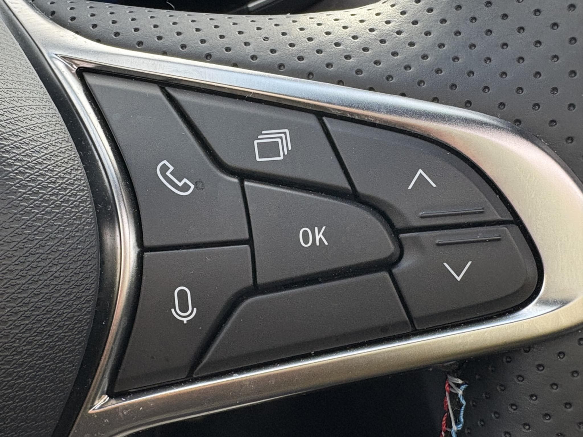 Renault Arkana 1.6 E-TECH FULL HYBRID 145 ESPRIT ALPINE (2024) - Photo 10