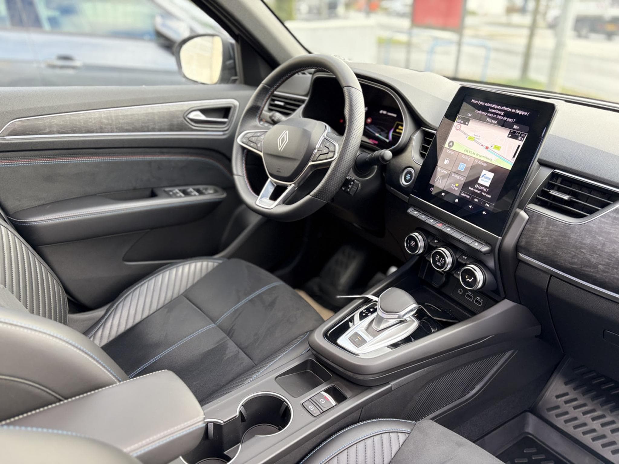 Renault Arkana 1.6 E-TECH FULL HYBRID 145 ESPRIT ALPINE (2024) - Photo 6