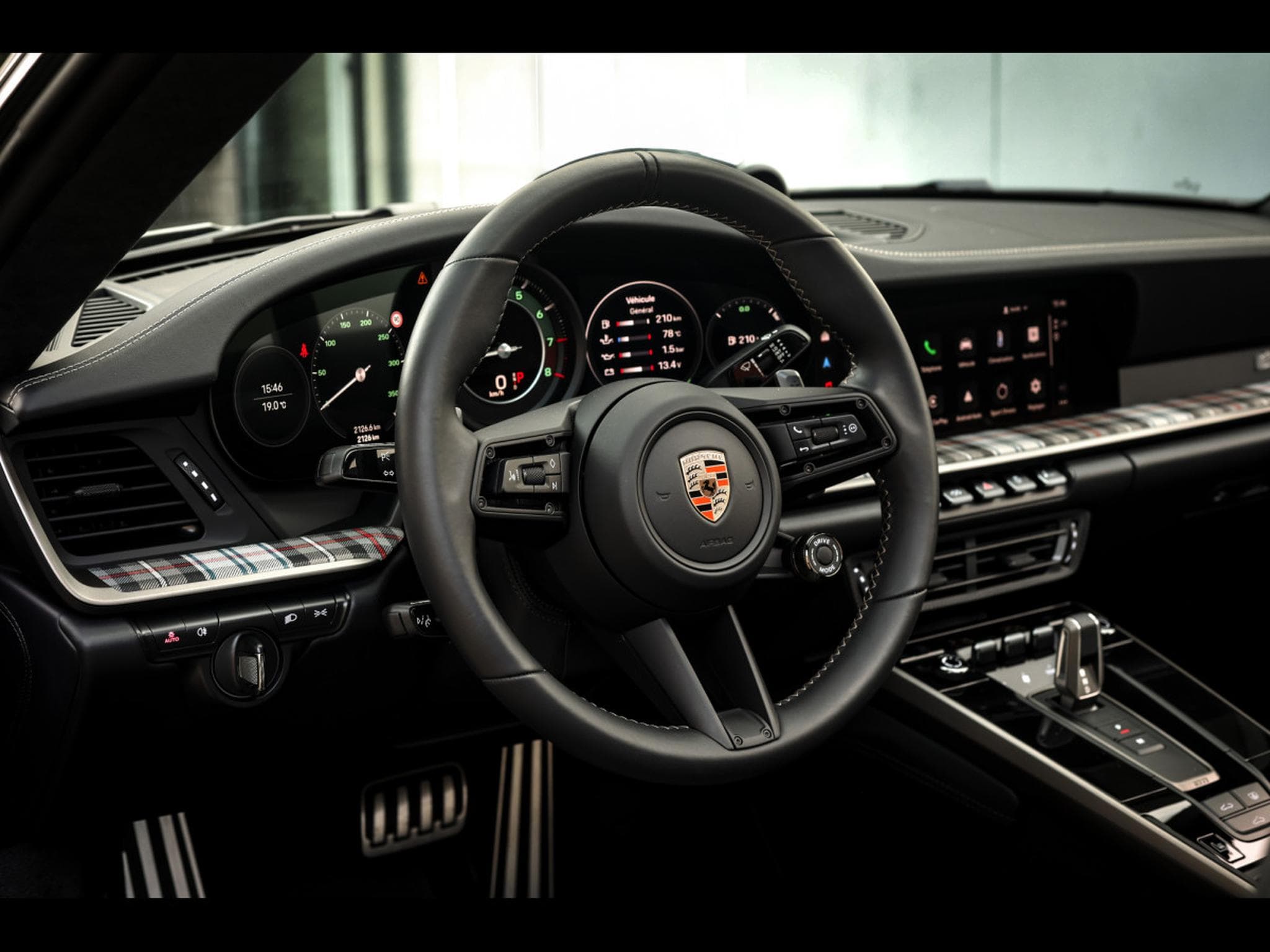 Porsche 911 (992.1) TURBO 50 JAHRE (S) COUPE PDK - PACK HERITAGE DESIGN (2025) - Foto 11