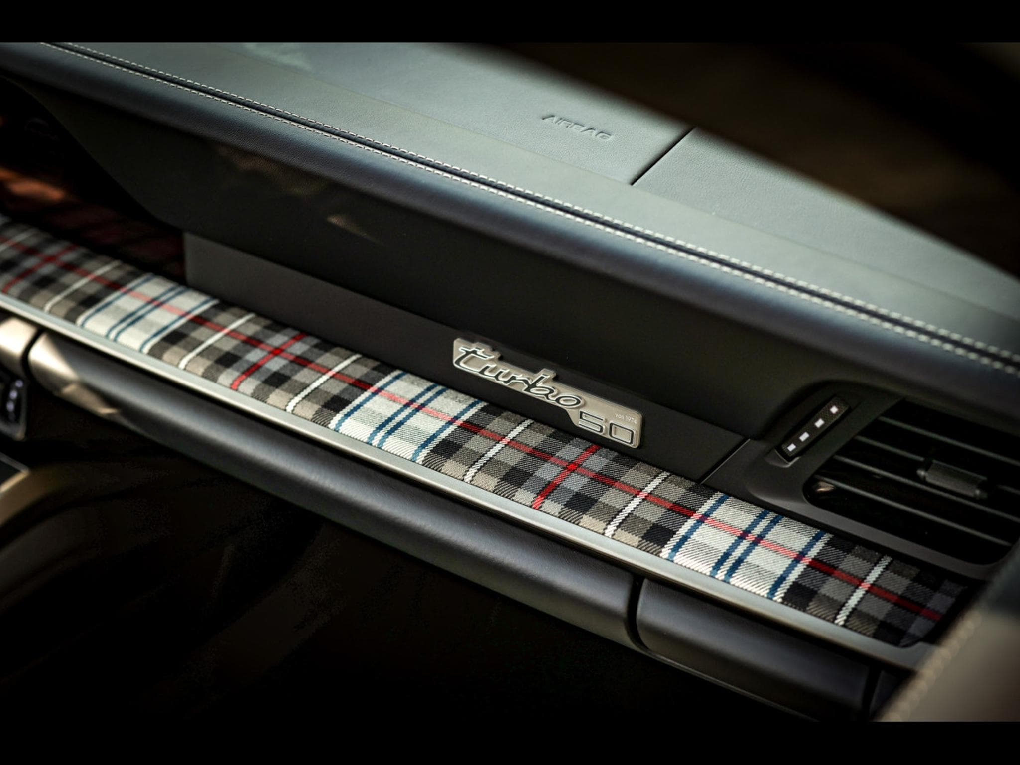 Porsche 911 (992.1) TURBO 50 JAHRE (S) COUPE PDK - PACK HERITAGE DESIGN (2025) - Foto 22