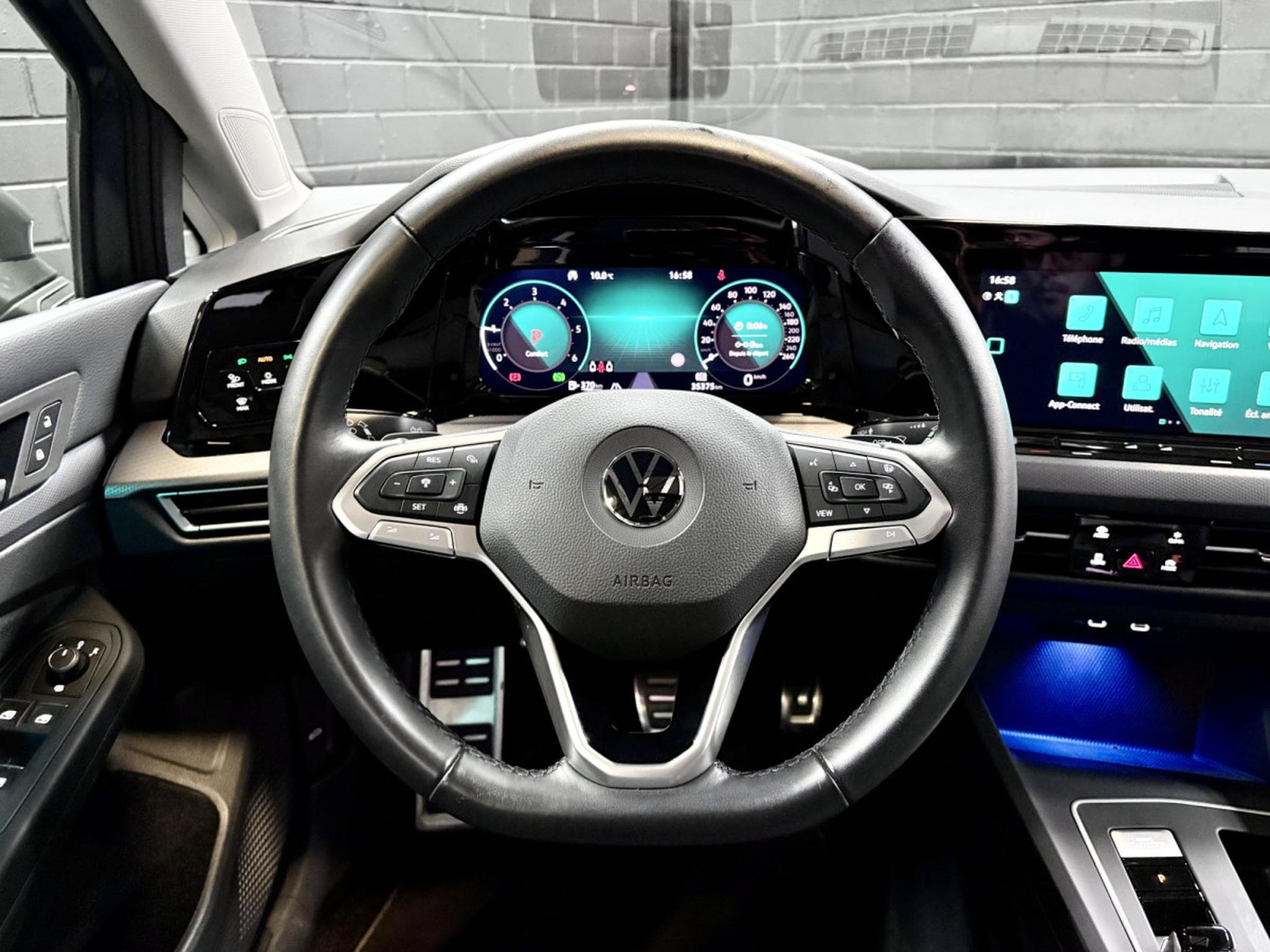 VW Golf Life ACTIVE 2.0 TDI DSG7 150 CV ** Attelage ** Caméra ** (2022) - Foto 10