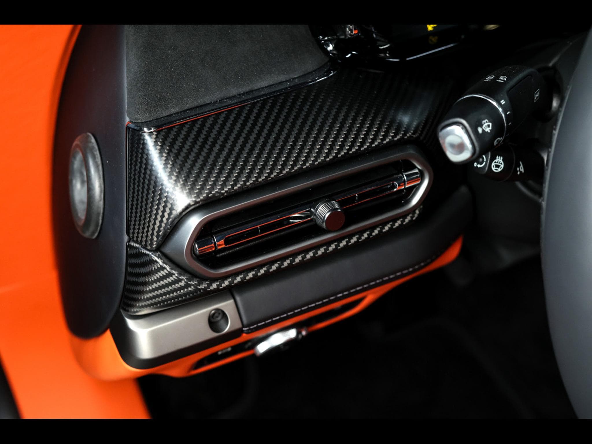 Aston-Martin Vanquish III VOLANTE V12 BI-TURBO 5.2°XPEL STEALTH (2025) - Foto 22