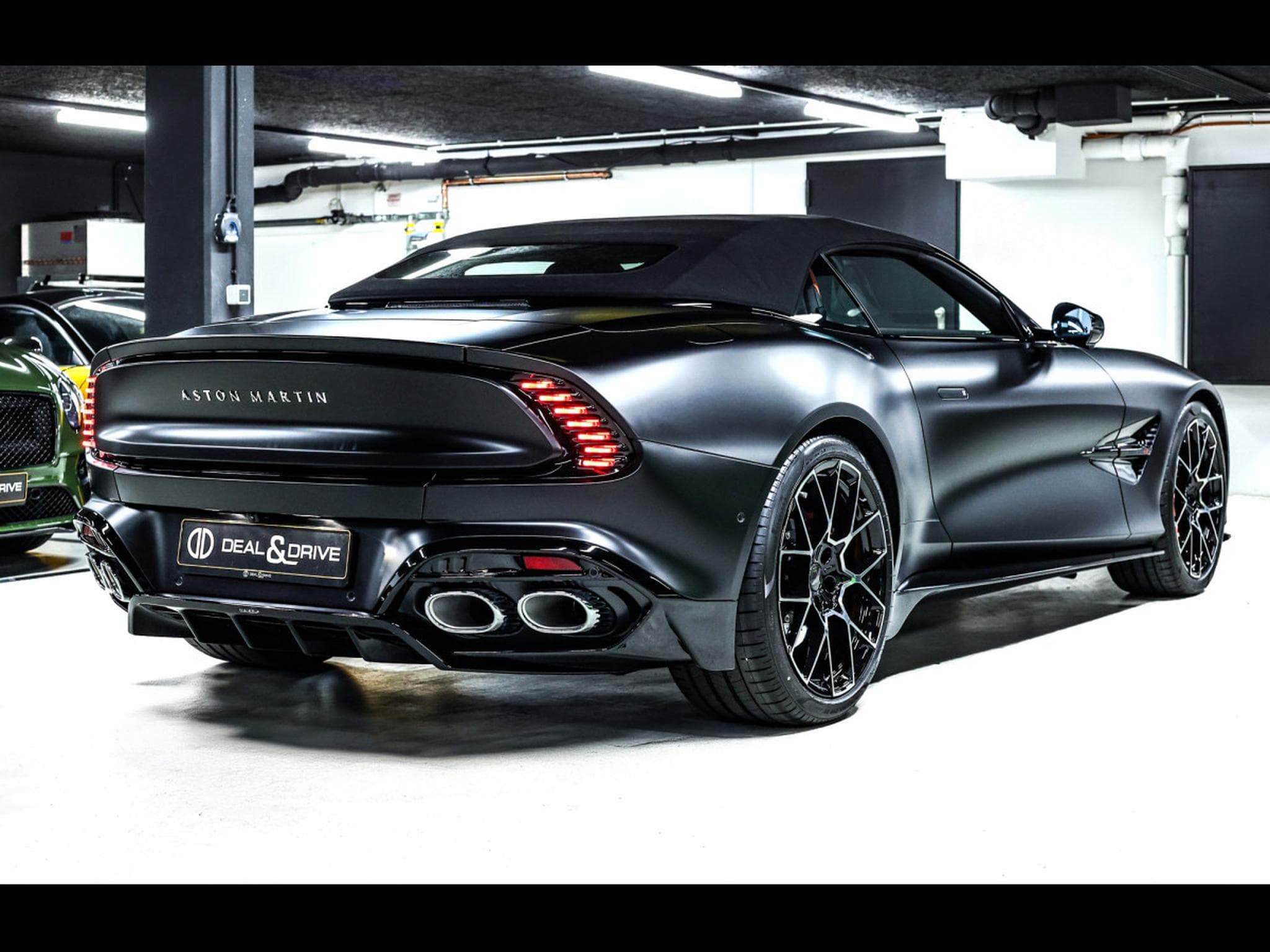 Aston-Martin Vanquish III VOLANTE V12 BI-TURBO 5.2°XPEL STEALTH (2025) - Foto 8