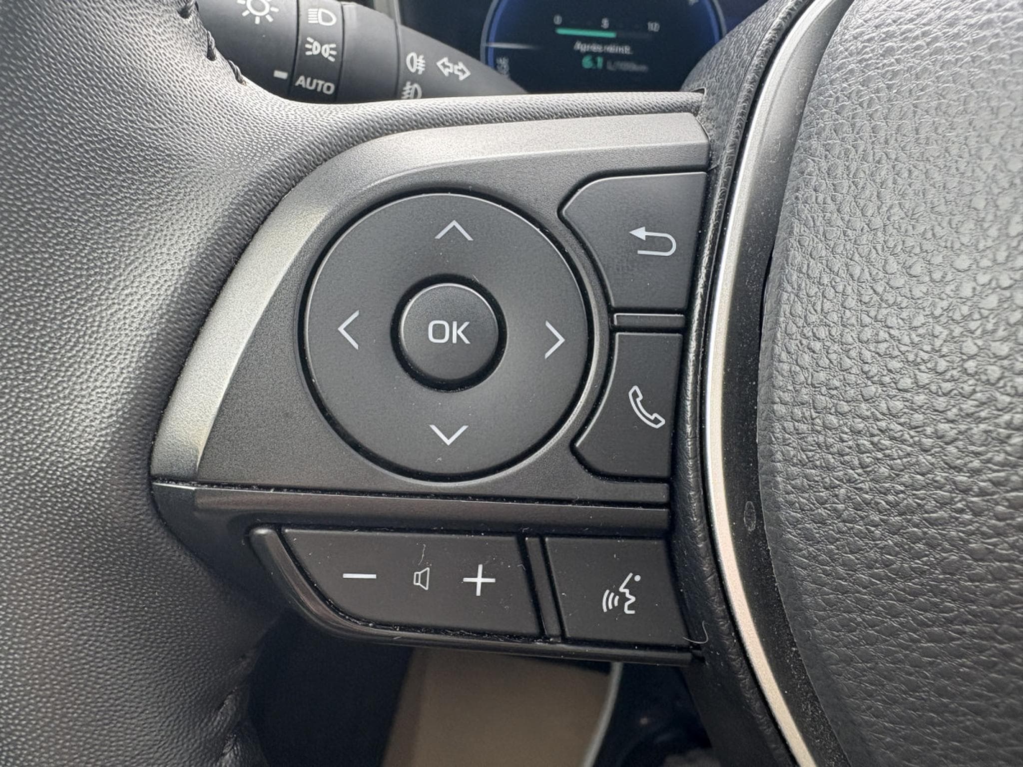 Toyota Corolla 1.8 HEV 140 DYNAMIC * GARANTIE CONSTRUCTEUR * (2024) - Foto 9