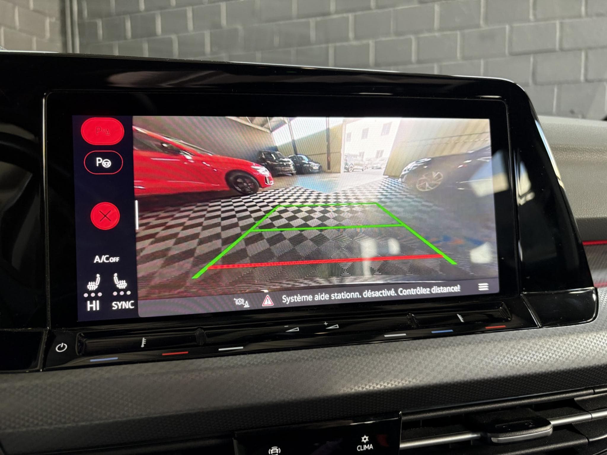 VW Golf Life ACTIVE 2.0 TDI DSG7 150 CV ** Attelage ** Caméra ** (2022) - Photo 16