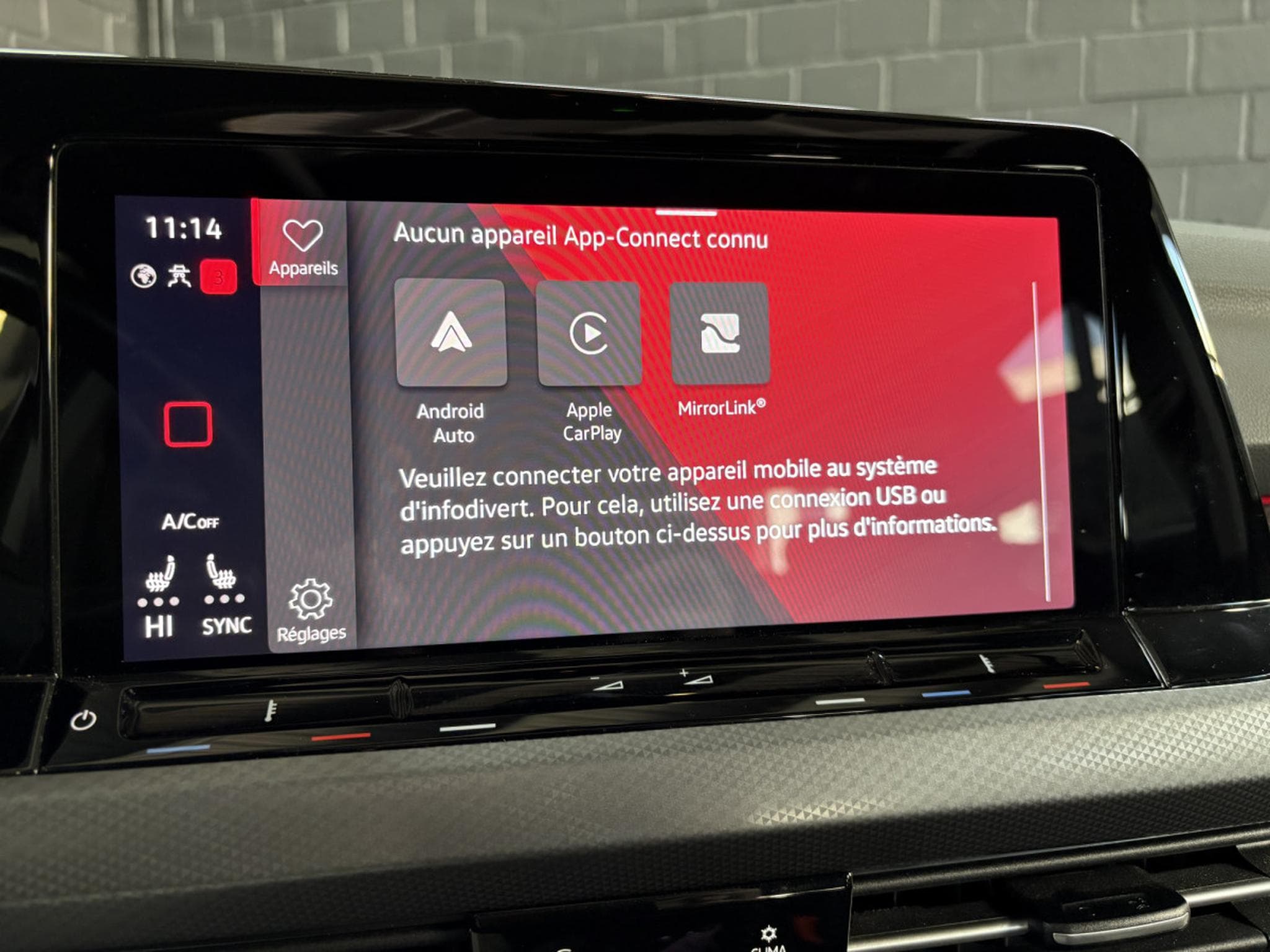 VW Golf Life ACTIVE 2.0 TDI DSG7 150 CV ** Attelage ** Caméra ** (2022) - Photo 17