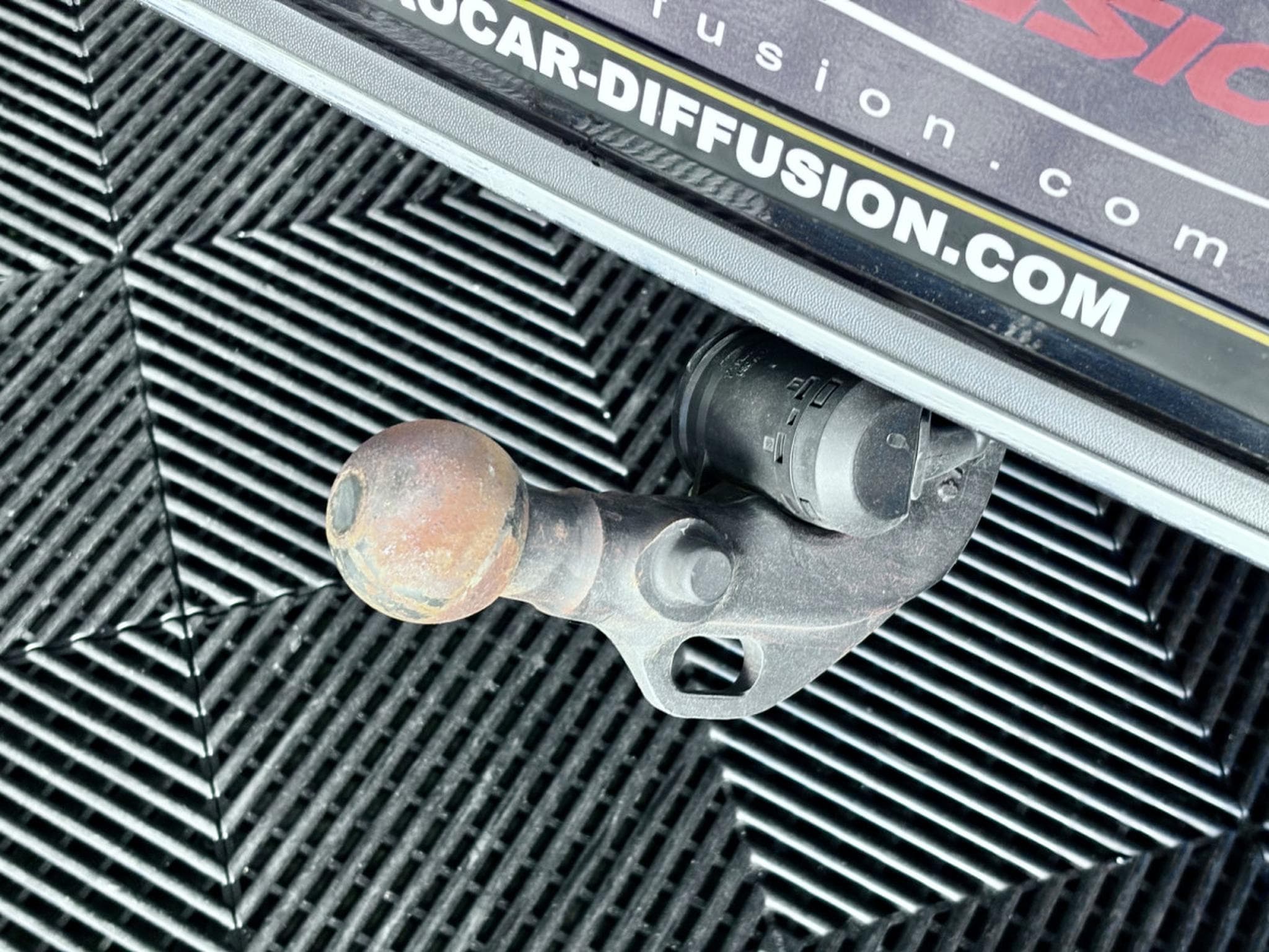 VW Golf Life ACTIVE 2.0 TDI DSG7 150 CV ** Attelage ** Caméra ** (2022) - Photo 23