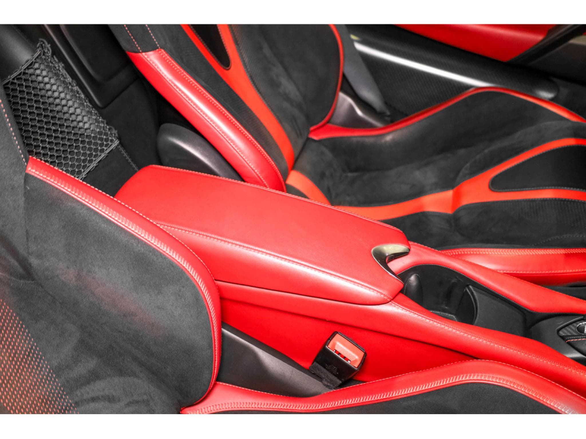 McLaren 720S PERFORMANCE COUPÉ (2017) - Photo 25