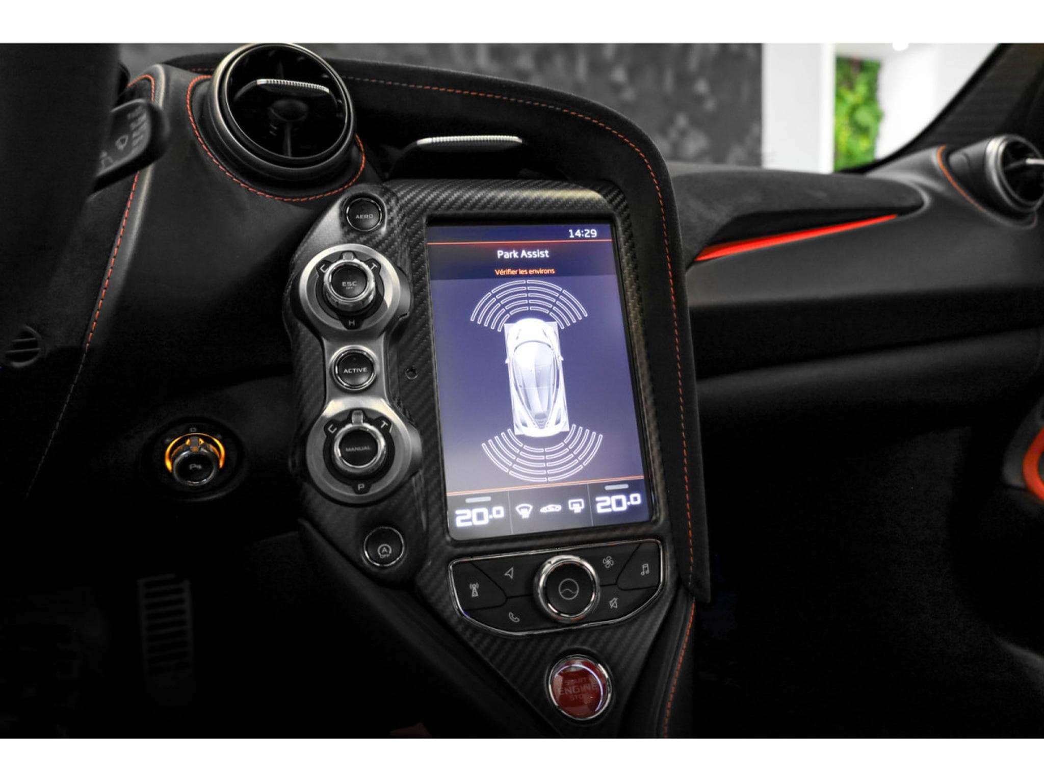 McLaren 720S PERFORMANCE COUPÉ (2017) - Photo 28