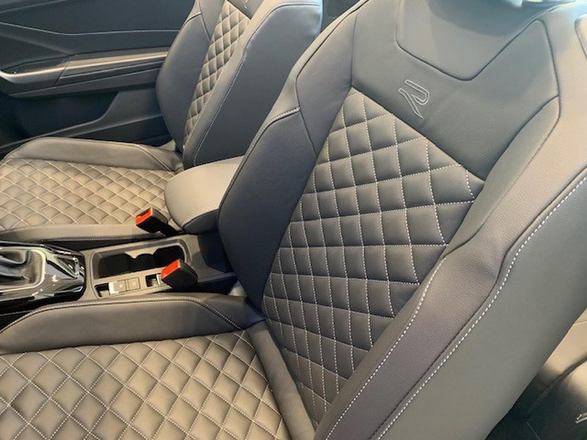 VW T-Roc CABRIO R-LINE BLACK STYLE 1.5TSI 150CV DSG7 (2026) - Foto 2