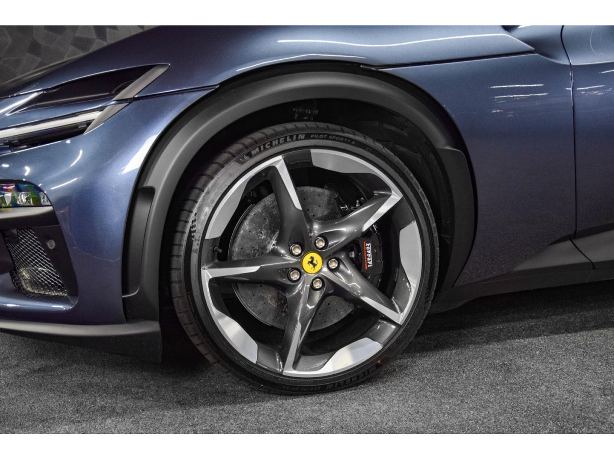 Ferrari Purosangue 6.5 V12 - BLU ROMA (2025) - Foto 17