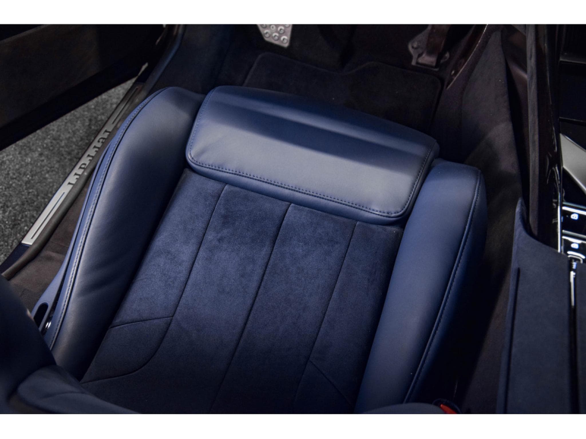 Ferrari Purosangue 6.5 V12 - BLU ROMA (2025) - Foto 25