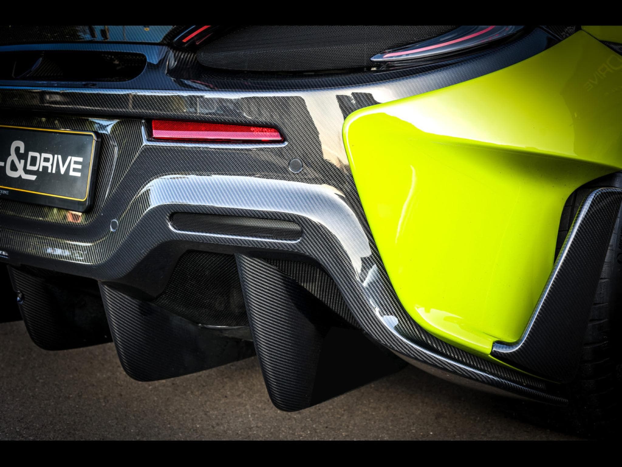 McLaren 600LT 3.8 V8 600 – PPF - LIME GREEN ELITE PAINT (2020) - Photo 19