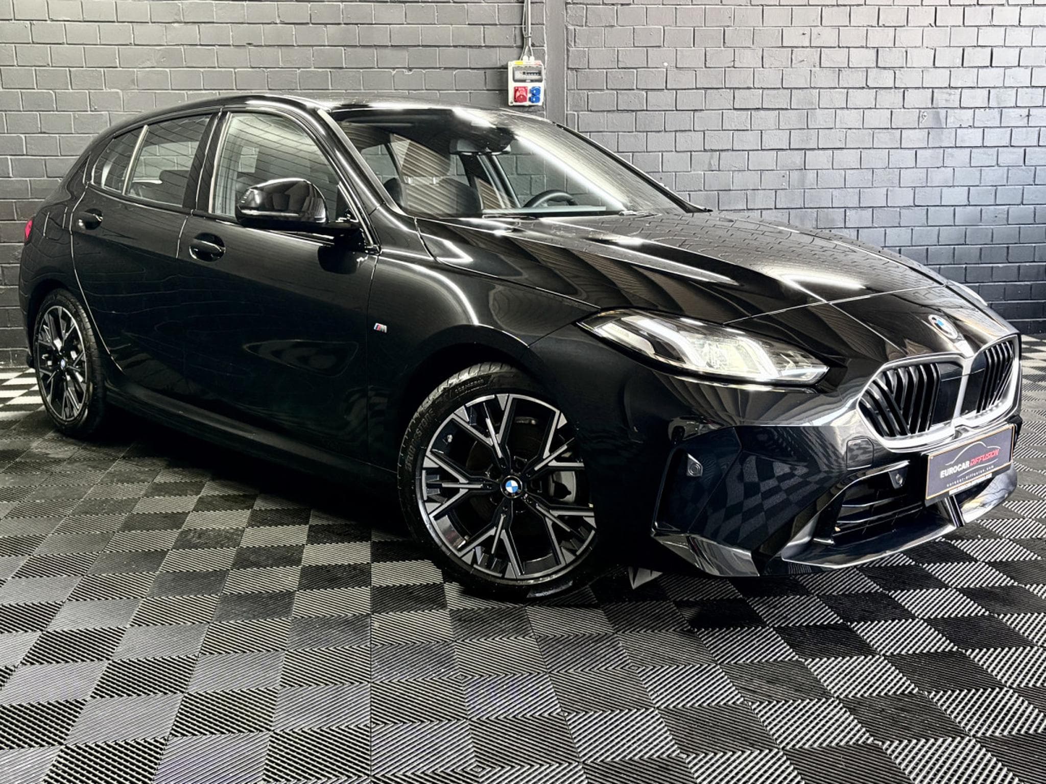 BMW 120 120i M-Sport 170CV  *Sièges Chauffants* Shadow Line * (2025) - Photo 3