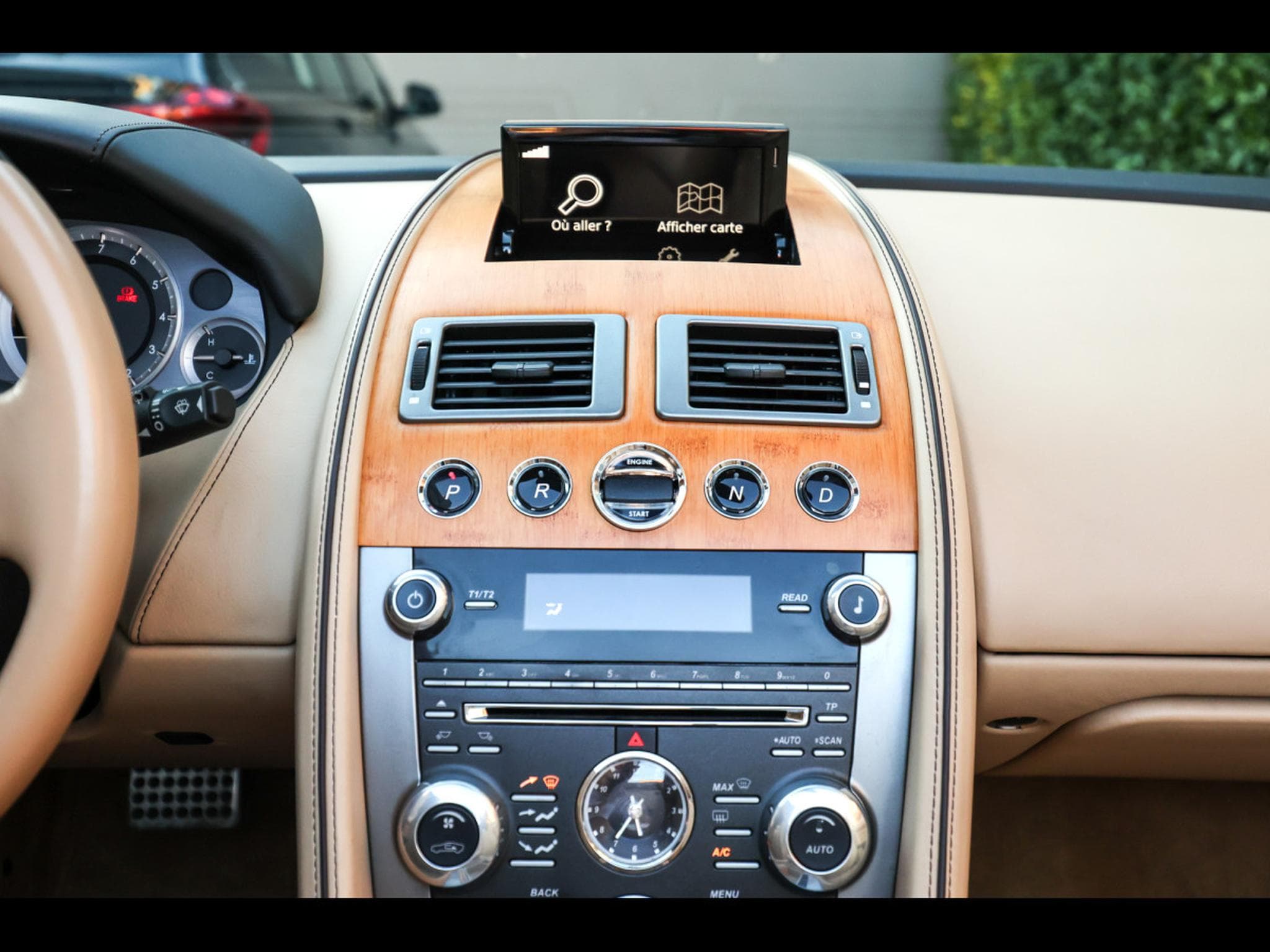 Aston-Martin Virage VOLANTE 6.0 V12 TOUCHTRONIC II – MARRON BLACK (2013) - Photo 23