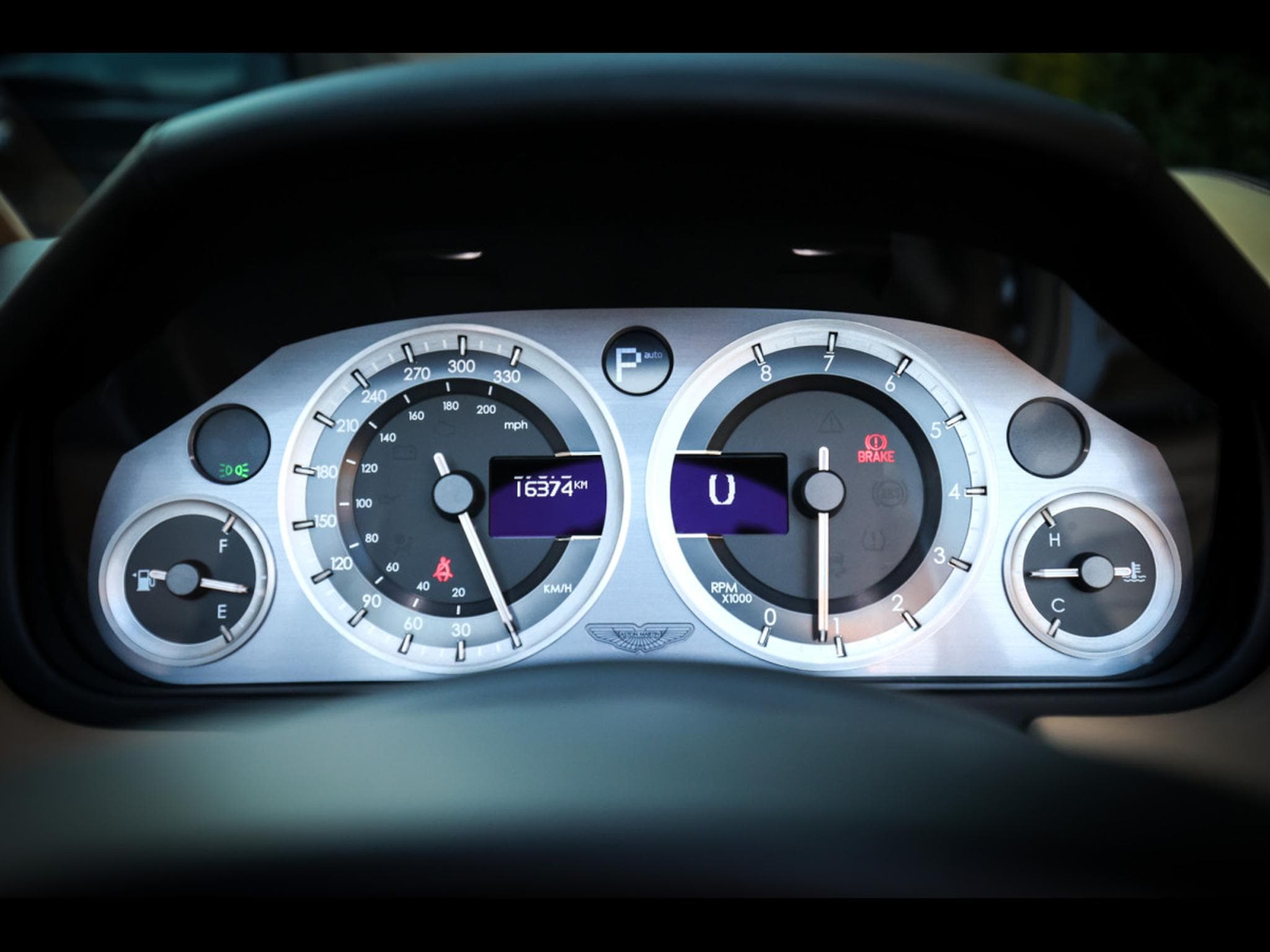 Aston-Martin Virage VOLANTE 6.0 V12 TOUCHTRONIC II – MARRON BLACK (2013) - Photo 25