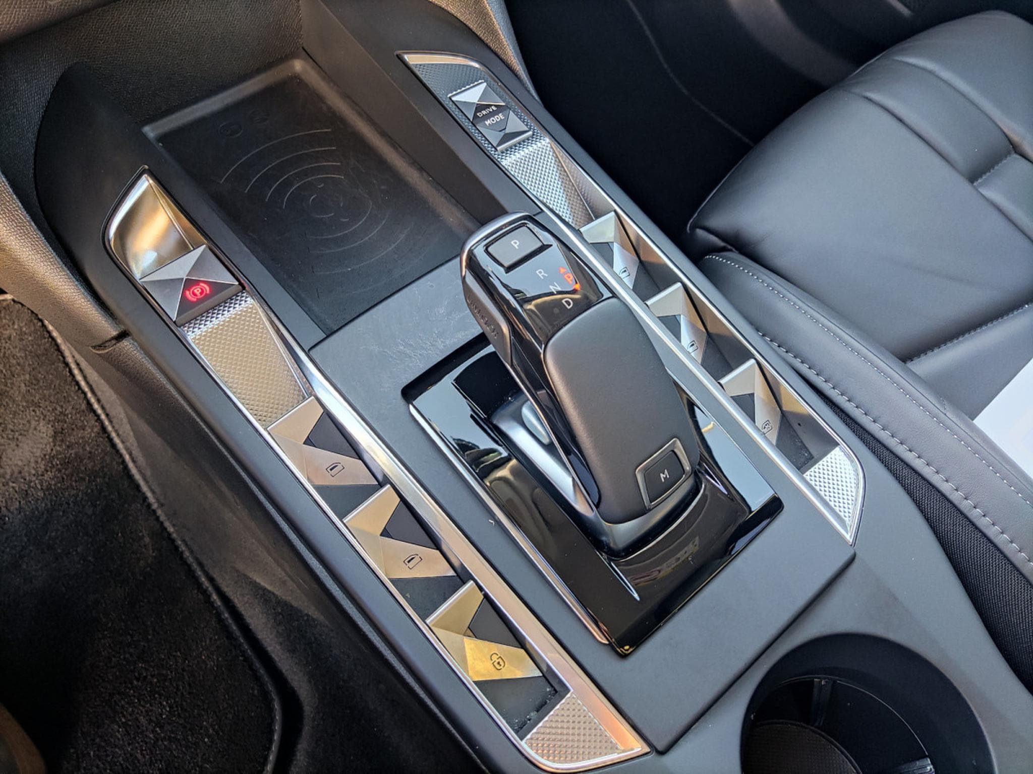 DS Automobiles DS3 1.2 130 OPERA EAT8  * GARANTIE 36 MOIS EUROPÉENNE * (2024) - Foto 9