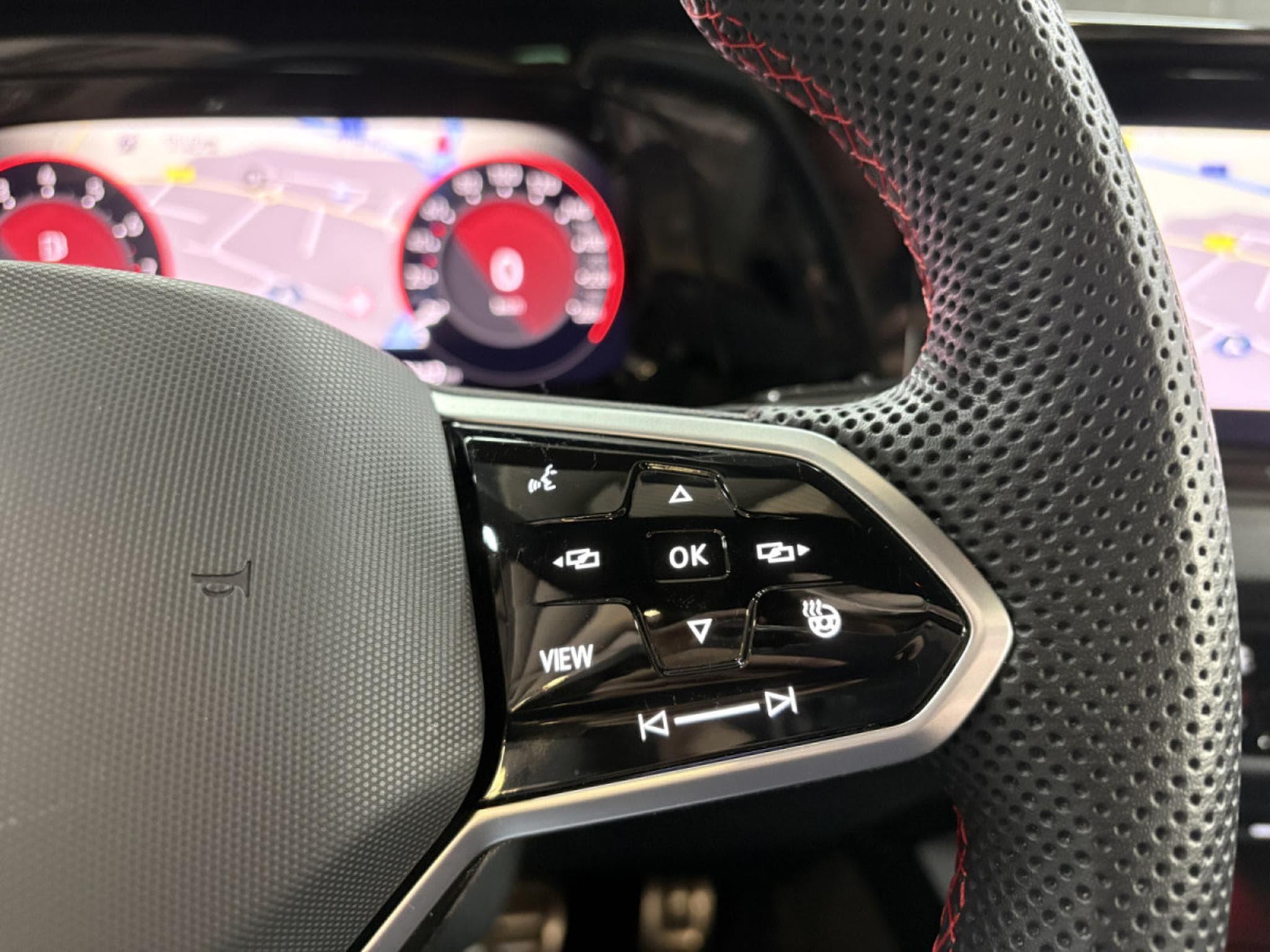 VW Golf GTI Clubsport 2.0 TSI 300 CV DSG7 *PANO*MATRIX* *CAM* (2023) - Foto 11